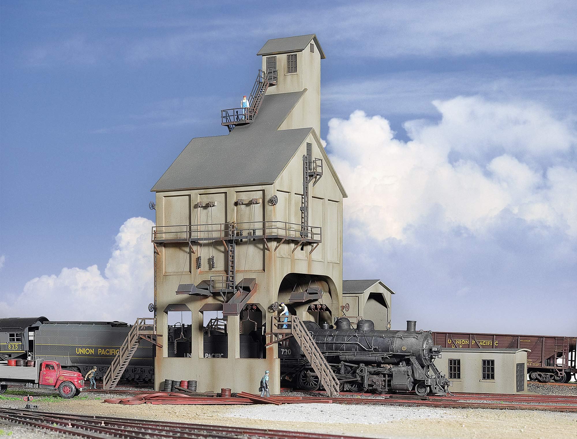 Walthers Cornerstone 933-2903 – Modern coal tower, building