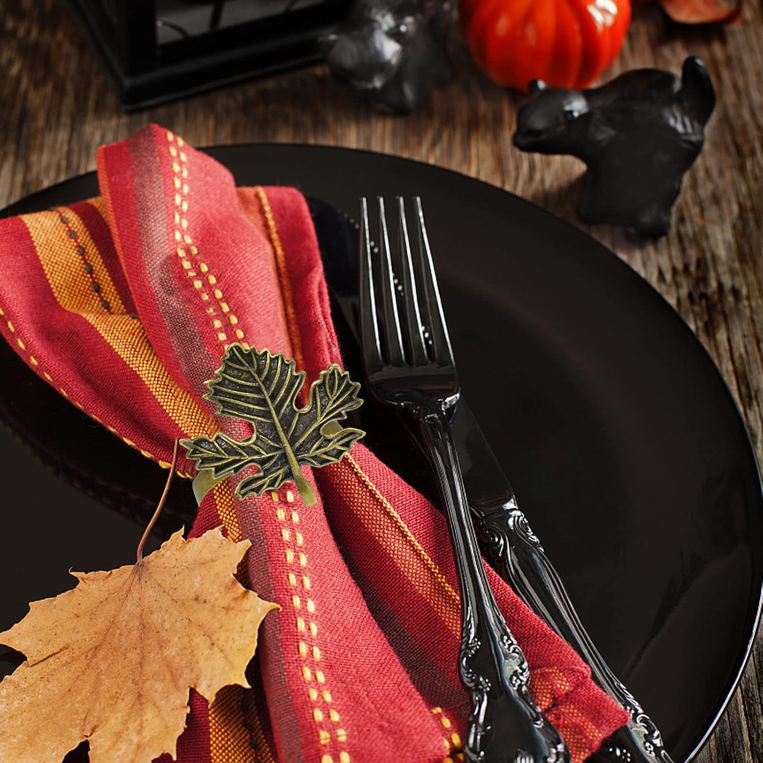 Legigo Set of 6 Vintage Napkin Rings for Dinner Parties- Fall Maple Leaf Napkin Ring Holder, Harvest Napkin Holder Rings for Thanksgiving Halloween Dinning Table Family Gatherings Party Decoration : Home & Kitchen