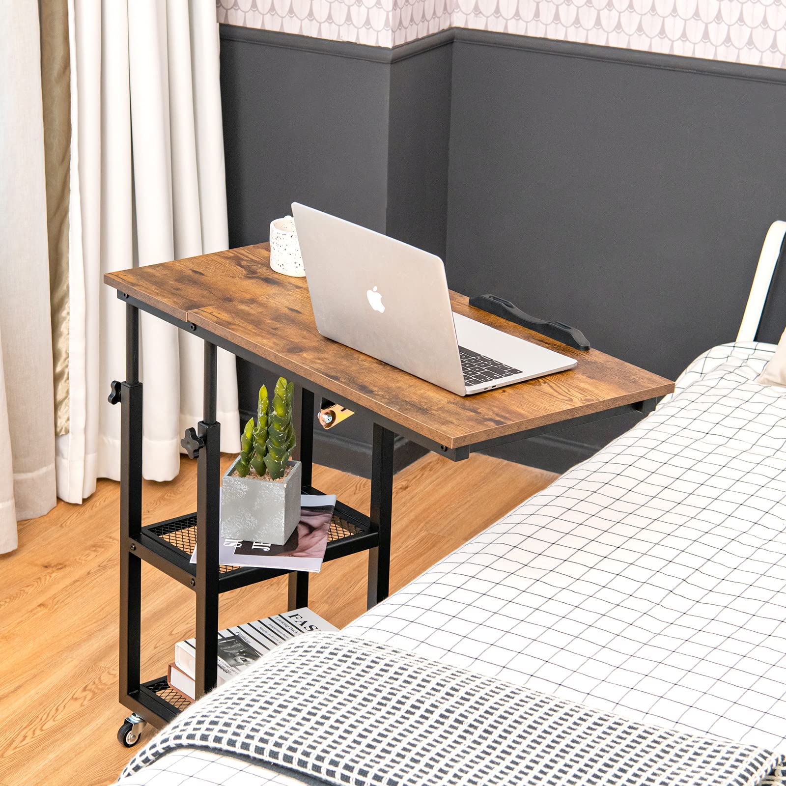 COSTWAY Tavolino Porta PC Regolabile in Altezza e Inclinazione, Tavolo Laterale per Letto e Divano con Ruote, Tavolino in Legno e Metallo per Salotto e Camera da letto, 80 x 40 x 64-95 cm (marrone)