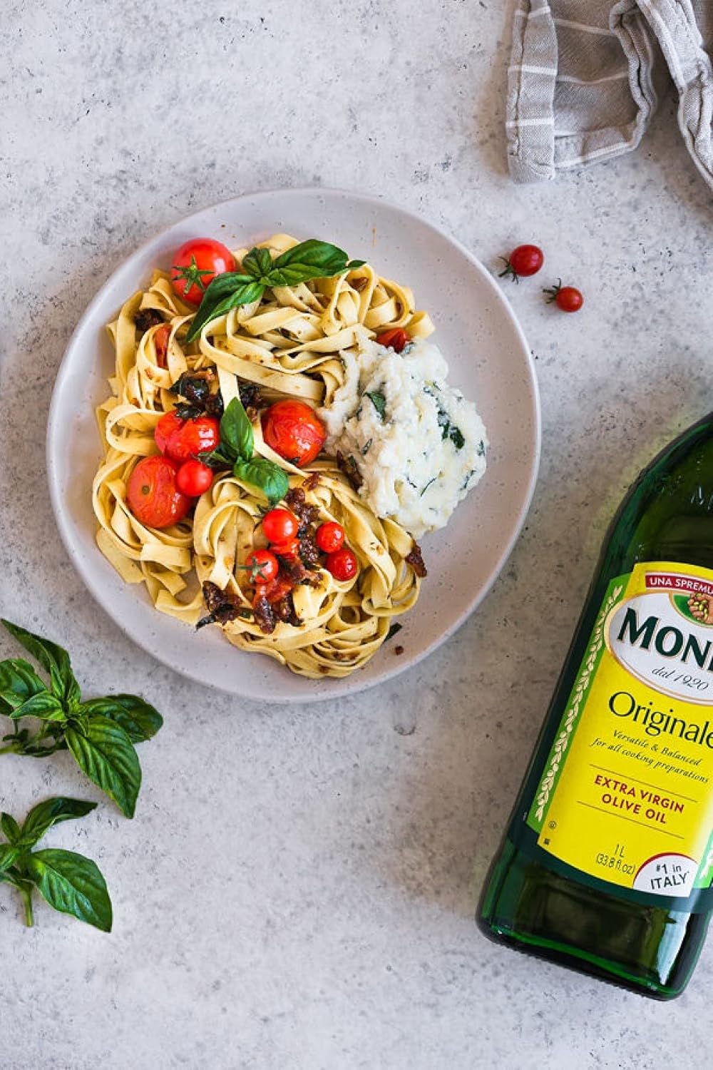 Monini Extra Virgin Olive Oil, 33.8 oz