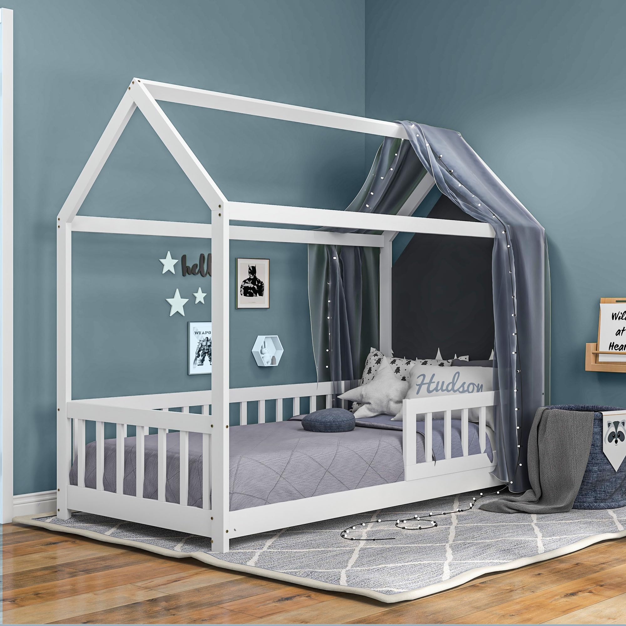 HOMCOM Letto Montessori per bambini a Casetta, 90x190 cm Letto per Bambini a Forma di Casa con 15 Doghe, Struttura in Legno di Pino e Barriere di Protezione per Cameretta, Bianco