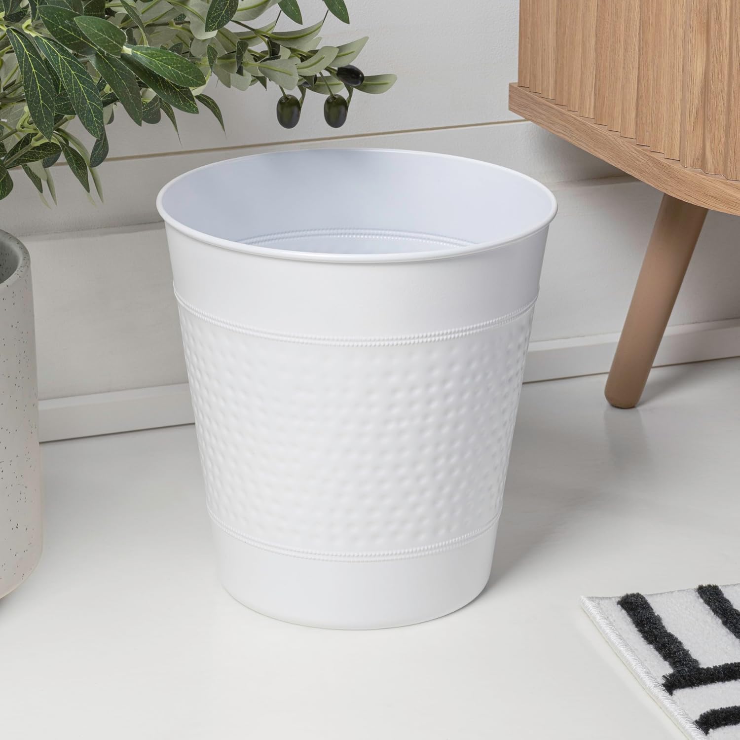 happimess HPM1111D Riley Modern Classic Hammered Steel Accent 2-Gallon Wastebasket for Home, Bathroom, Living Room, Office, Bedroom, Kitchen, Matte White