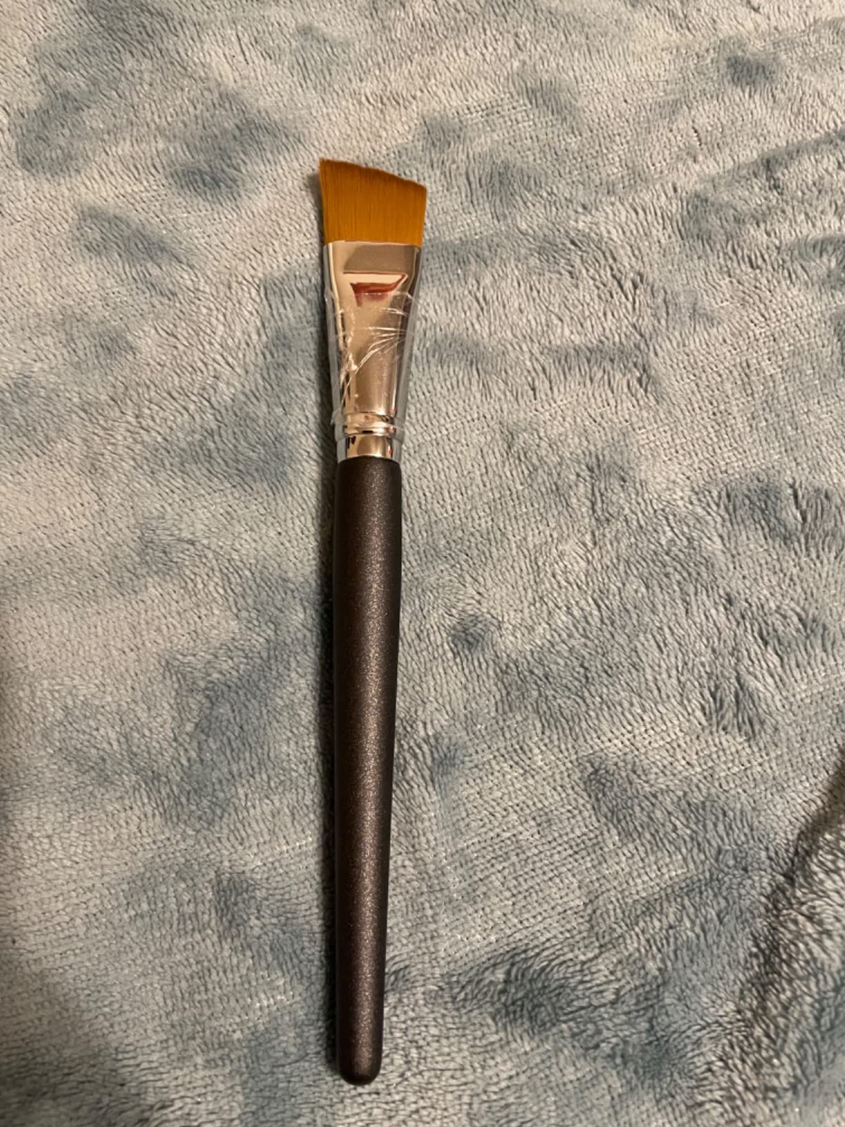 2/mo Finance ShySwan Angled Flat Thin Makeup Brush Foundation with