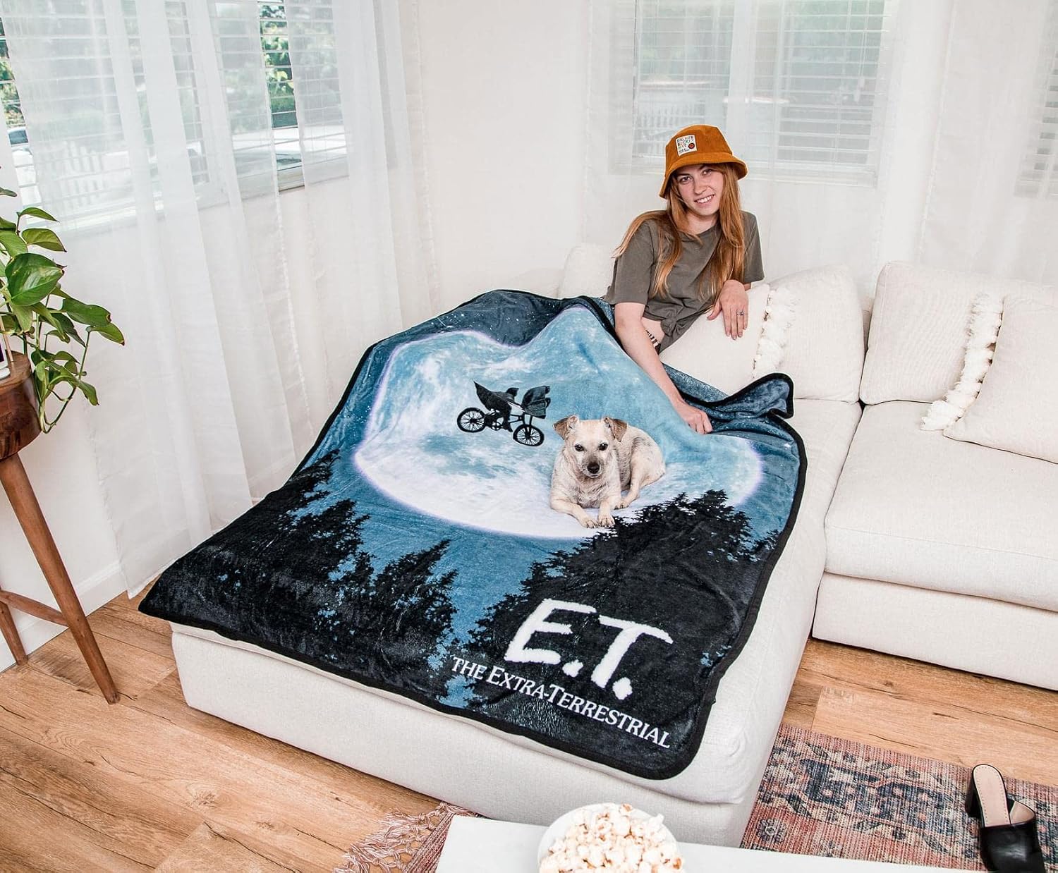 E.T. The Extra-Terrestrial Bike Moon Fleece Throw Blanket | Plush Soft Cover for Sofa, Bed | 45 x 60 Inches