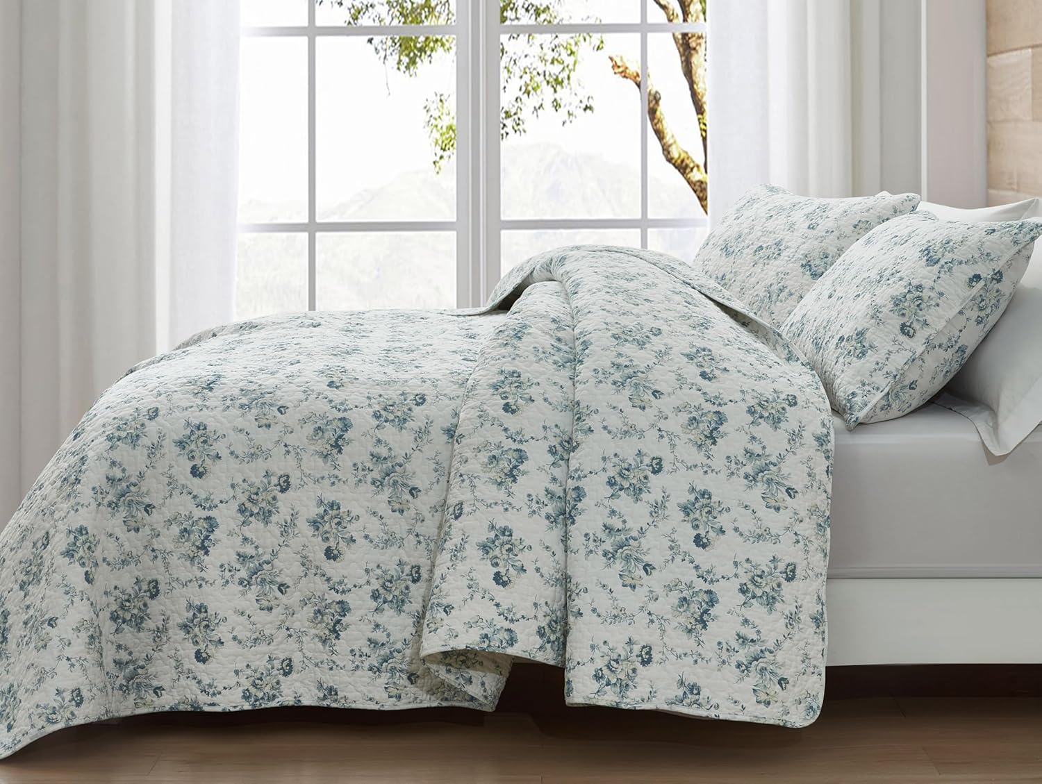 Chezmoi Collection Gigi 3-Piece Printed Floral Cotton Quilt Set King Size - Elegant Blue Ivory White Floral Flower - Stone Washed Cotton Breathable Lightweight Bedspread Set Blue Ivory Floral King