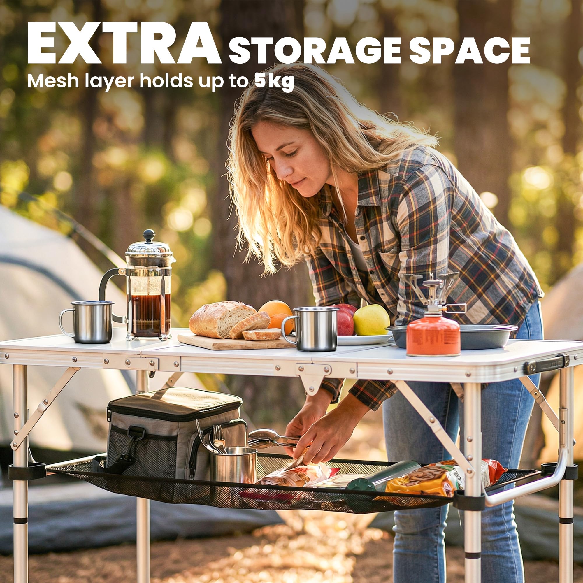 Mesa plegable de camping Outsunny de 91 cm, mesa de picnic con capa de almacenamiento de malla, bolsa de transporte y estructura metálica, portátil para jardín, parque, barbacoa, color blanco crema.