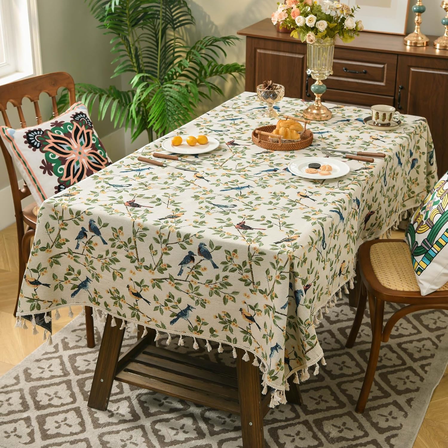 Flower and Bird Jacquard Tablecloth, with Beige Tassel Retro Kitchen Table Cloth Rectangular Tablecloth, Suitable for Home Decoration Weddings, Parties, banquets, 86 "X60