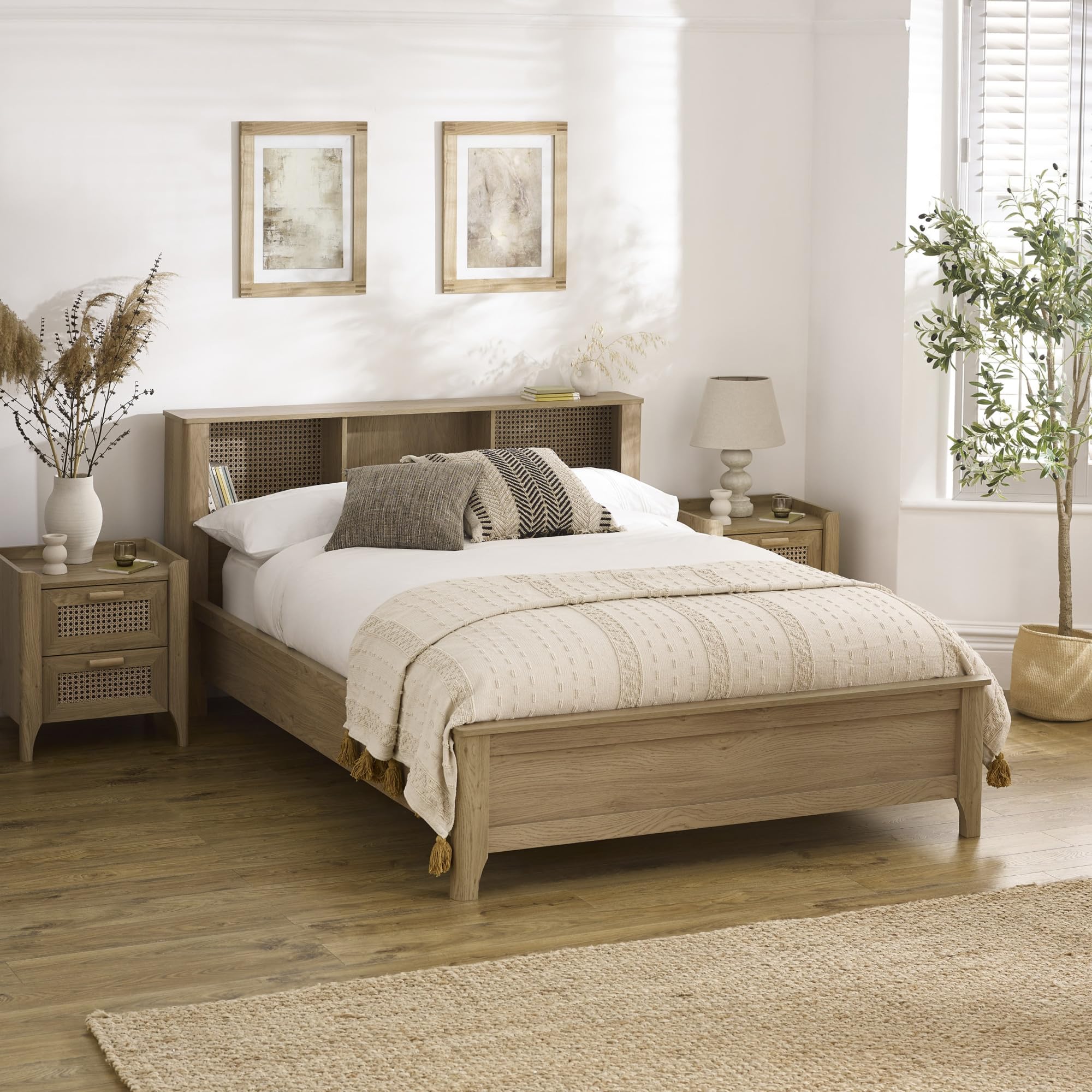 Julian Bowen Sydney Bed, King Size, Faux Rattan, Brown - W171 x D225cm | Boho Oak Effect Bed Frame with Bookcase Headboard, 150cm/5ft, No Box Spring Needed, Ideal for Cosy and Aesthetic Rooms