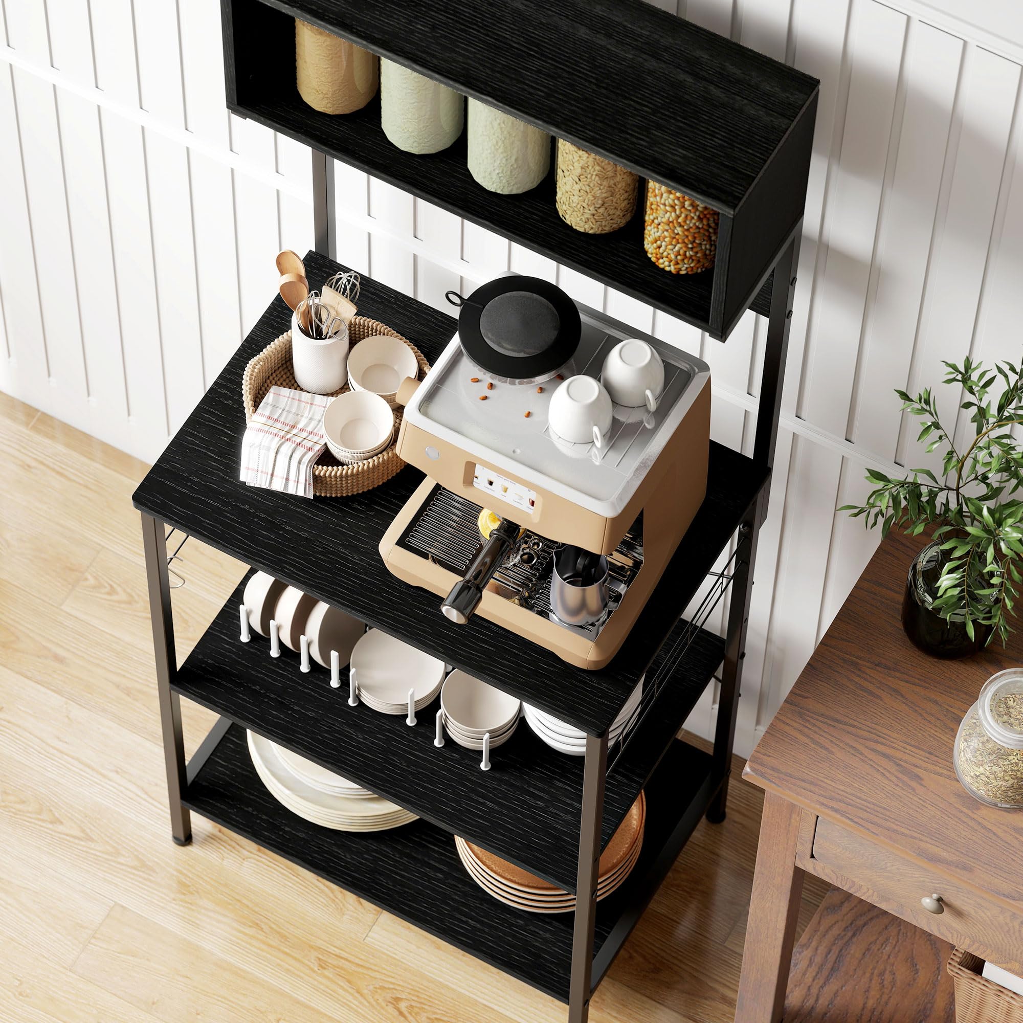 HOMCOM Scaffale da Cucina con Multipresa, Scaffale per Microonde con Ripiani e Ganci Stile Industriale, Mobile Cucina Vintage con Struttura in Acciaio, 60x42x153cm, Nero