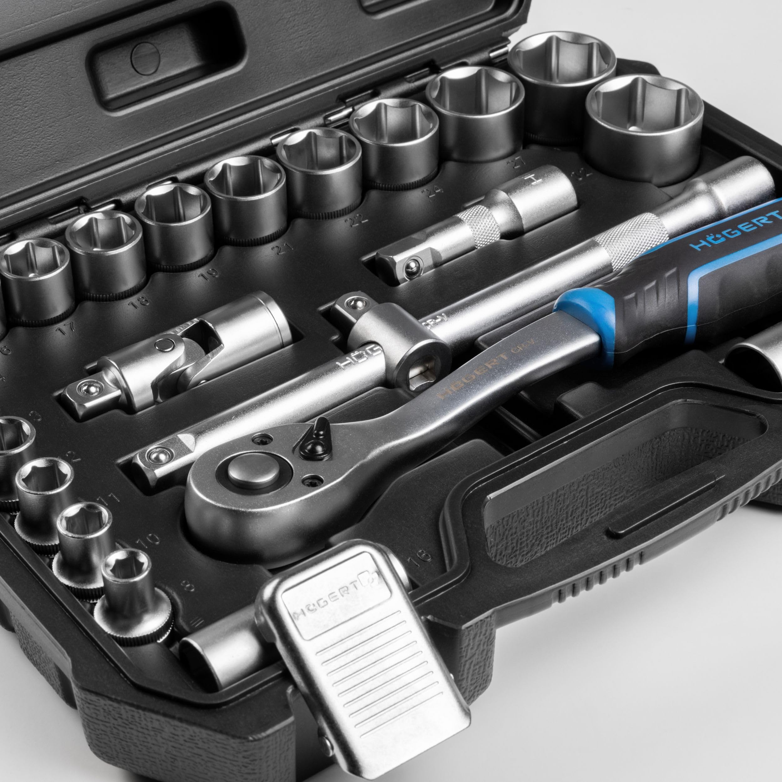 Högert Technik - Set di chiavi a bussola da 24 pezzi da 1/2 pollice con chiave a cricchetto, cricchetto, bussole da 8-32 mm in acciaio CrV in valigetta per officina e garage