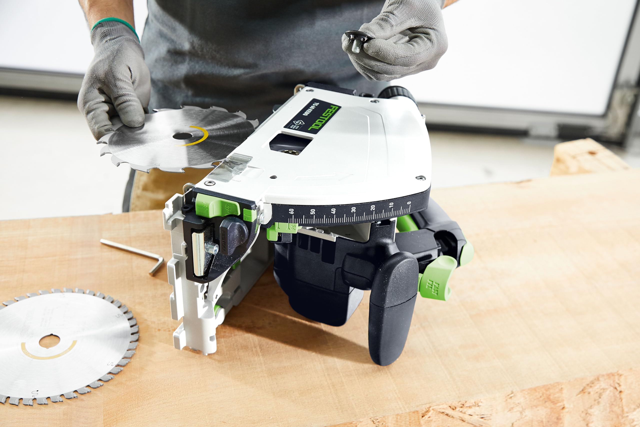 Festool Tauchsäge TS 60 KEBQ-Plus 100Y Limited Edition | Mit KickbackStop, EC-TEC Motor & Kappschienen-Kombination - inklusive 100 Jahre Cap & Systainer SYS3 M 337