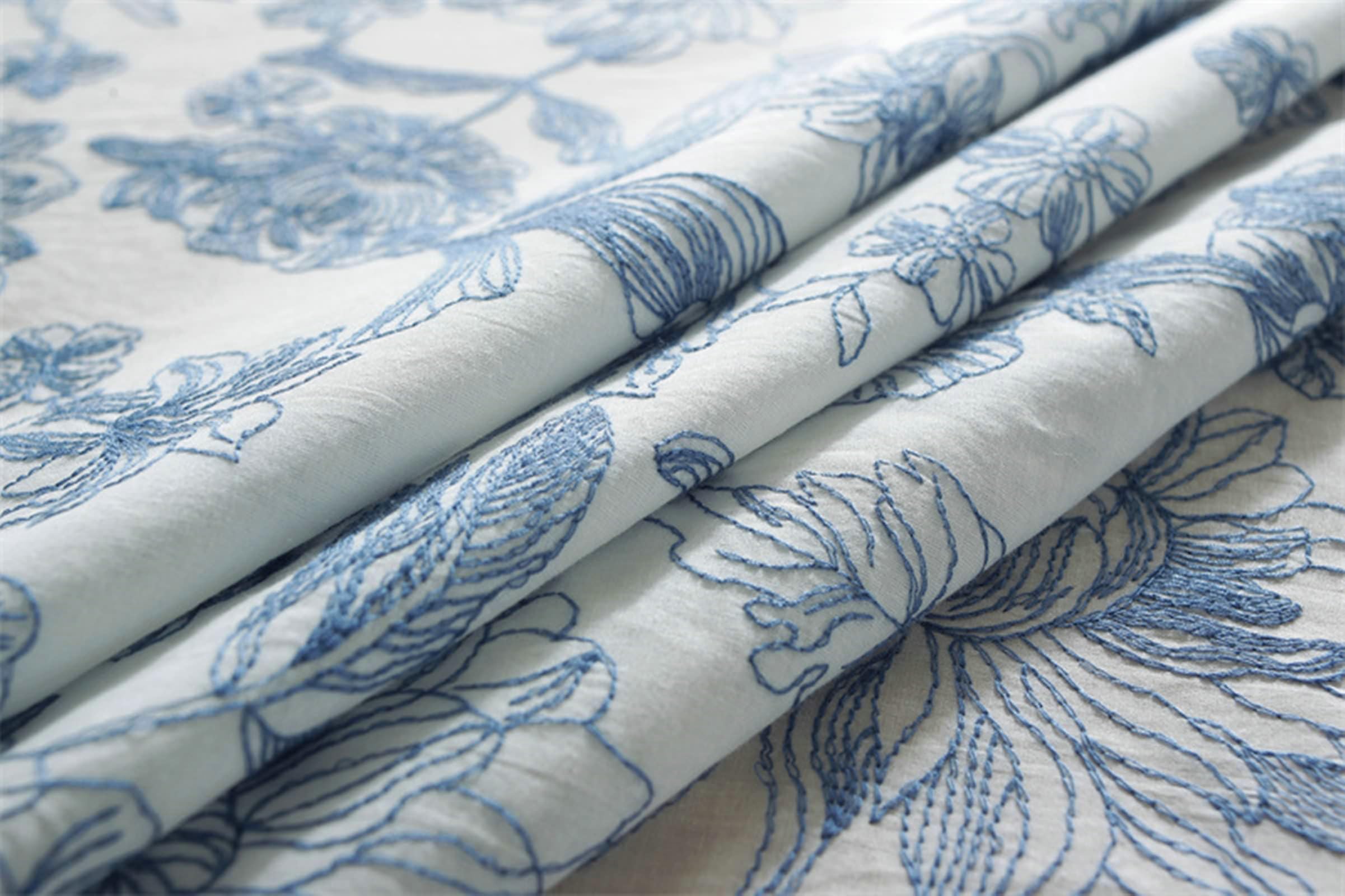 Gualiy Tischtuch Quadratisch, Tischdecke 100x140CM Baumwolle Tischdecke Abwaschbar Waschbar Stickerei Blume Tischdecken für Esstisch, Blau Weiß