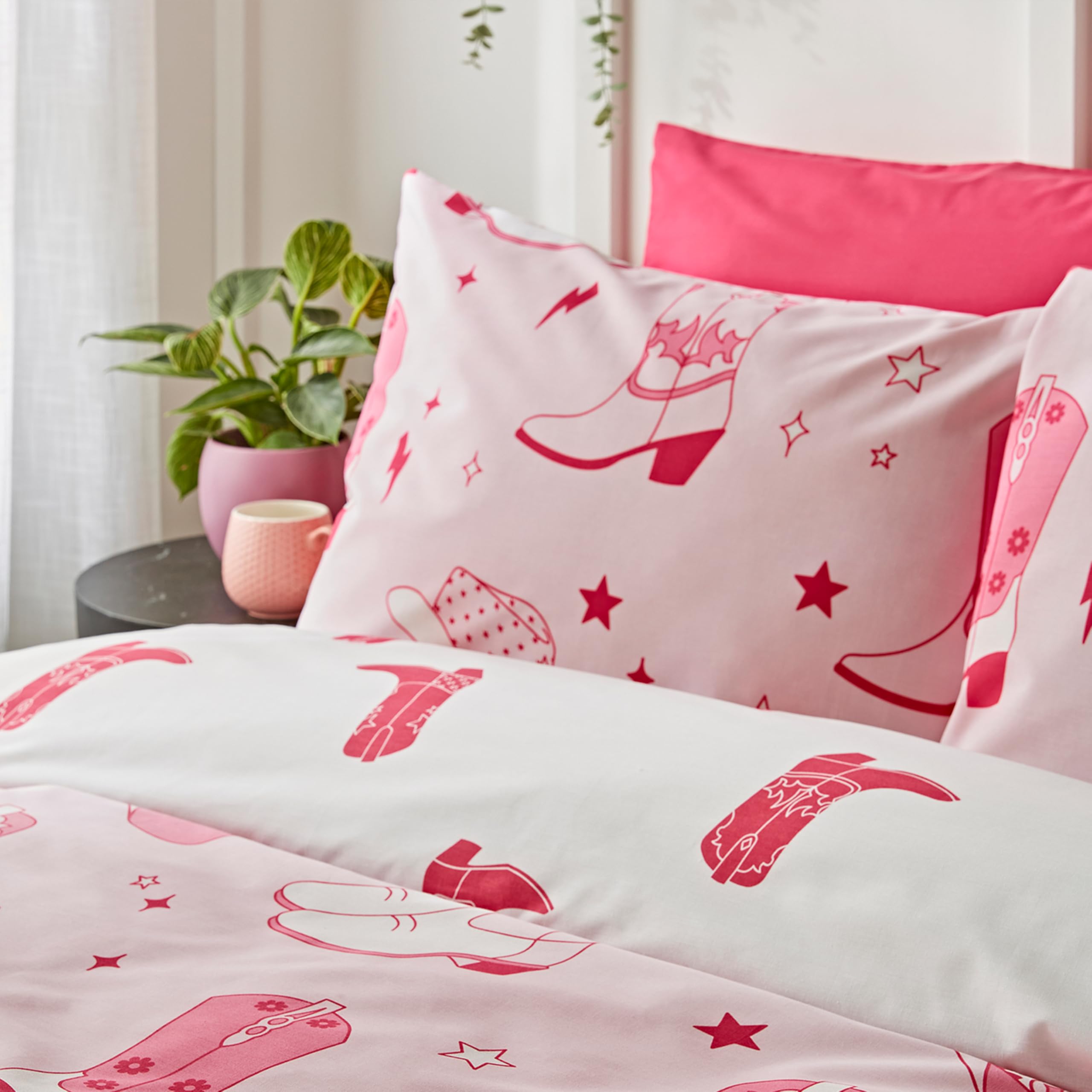Sassy B Cowgirl Boot Reversible King Duvet Cover Set including Pillowcases Pink - Image 3