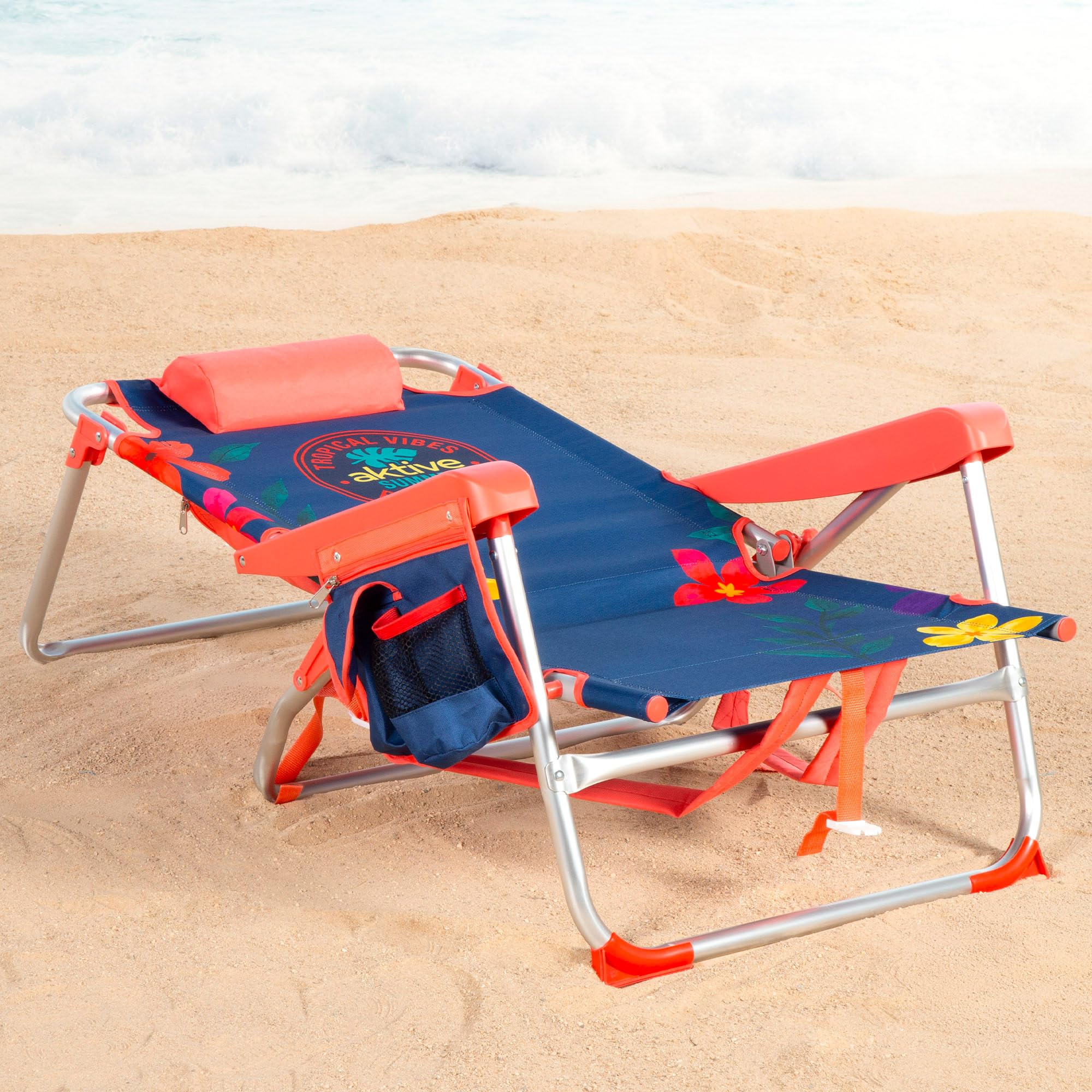 AKTIVE Silla de playa plegable reclinable, 50x54x80 cm, 5 posiciones, Reposacabezas acolchado, Bolsillos y asas mochila, Silla baja playa, Resistente hasta 110 kg (62512)