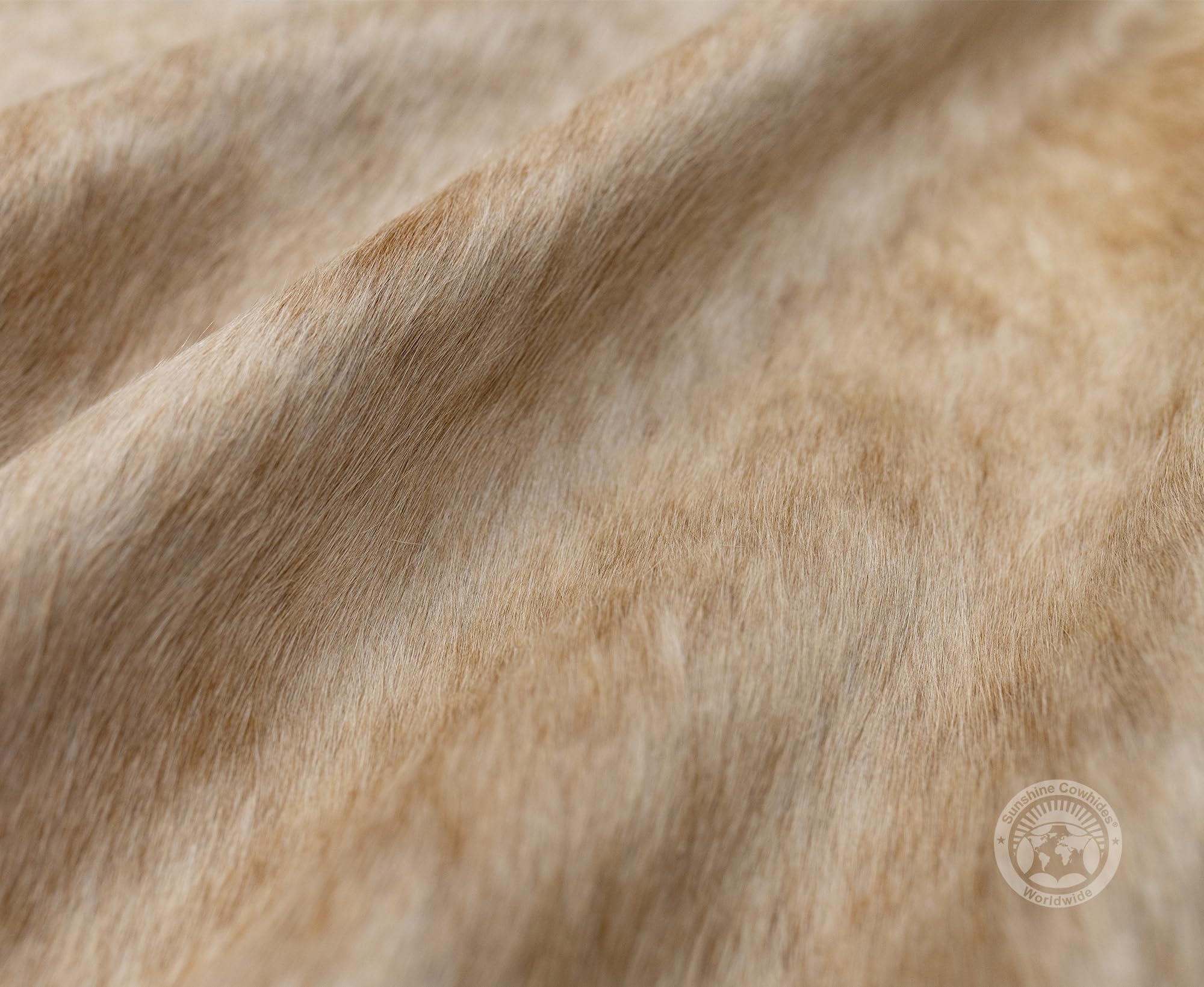 Amazon｜Sunshine Cowhides 100%本物のエキゾチックベージュ牛革ラグ
