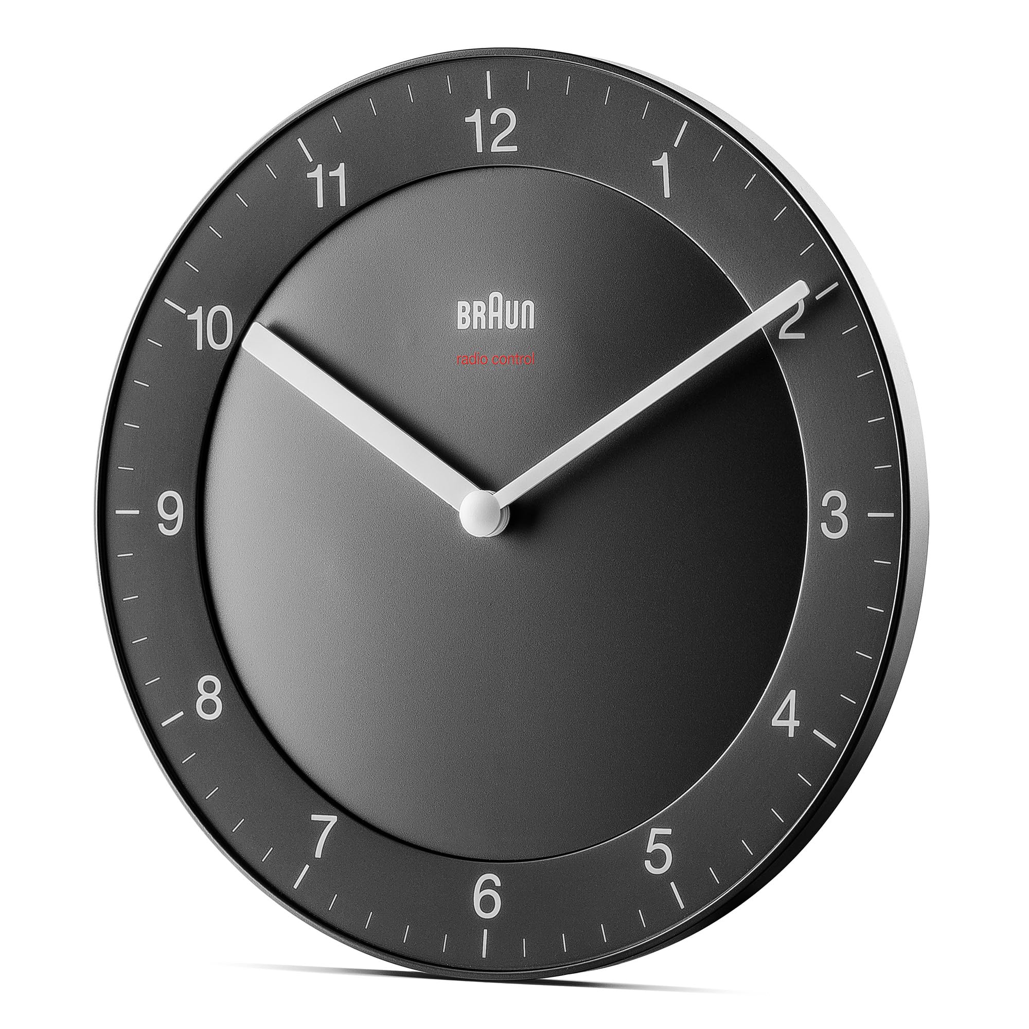 Braun Klassische Funkwanduhr Mitteleuropäische Zeitzone (MEZ/GMT+1) mit ruhigem Uhrwerk, leicht lesbarem Zifferblatt mit 20 cm Durchmesser in Schwarz, Modell BC06B-DCF.
