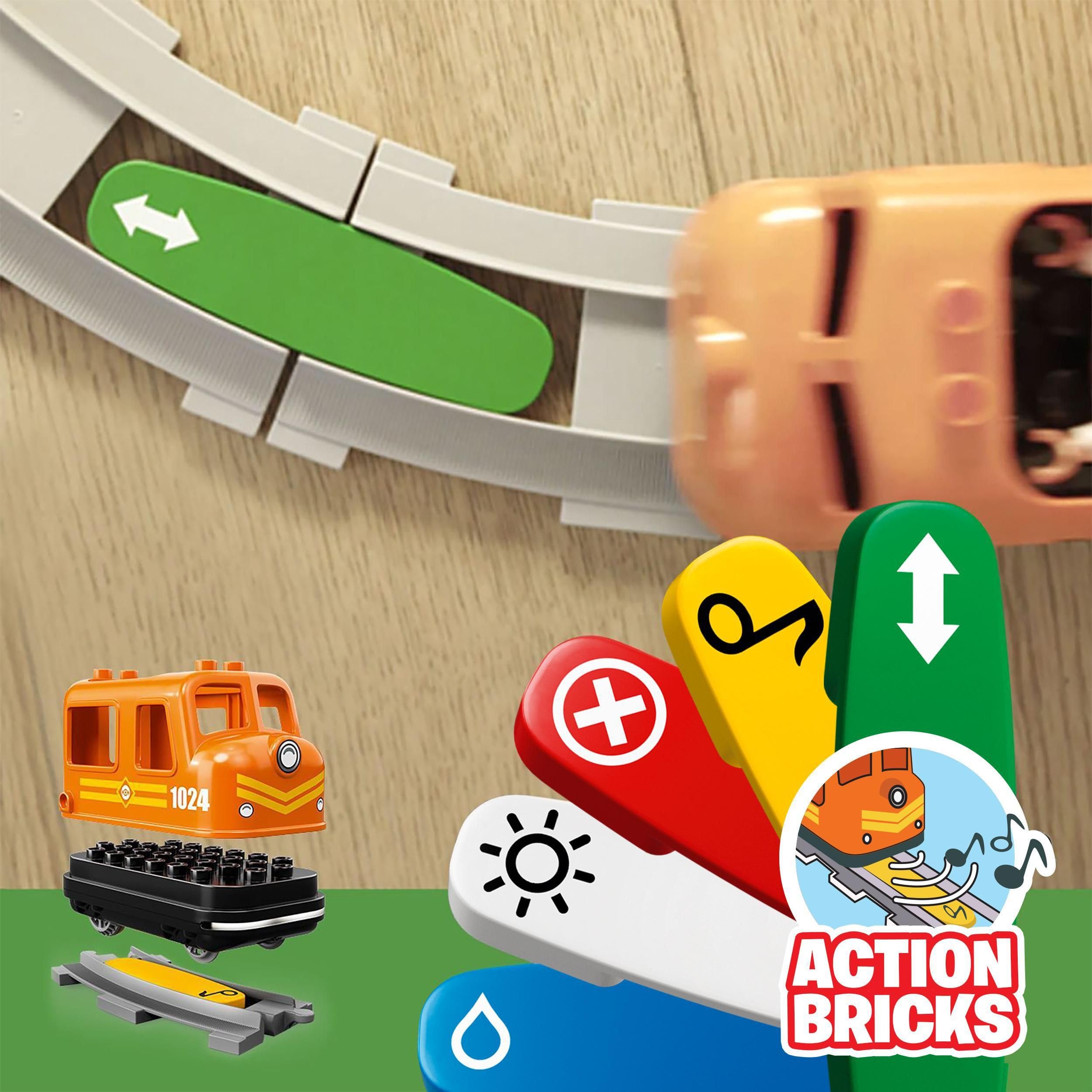 LEGO DUPLO Il Grande Treno Merci, Set Push & Go, Luci e Suoni, Costruzioni Creative con Binari, Nave e Gru Giocattolo, Giochi per Bambini e Bambine da 2 a 5 Anni, Idee Regalo di Compleanno 10875