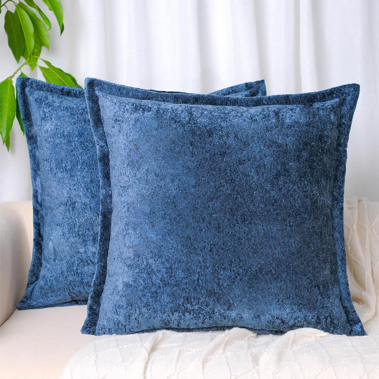 Pack of 2, Navy Blue Velvet Throw Pillow Covers 18x18 Inch Decorative Pillowcase Chenille Boho Farmhouse Cushion Covers Soft Texture Couch Cushion Case for Couch Sofa Bedroom Living Room