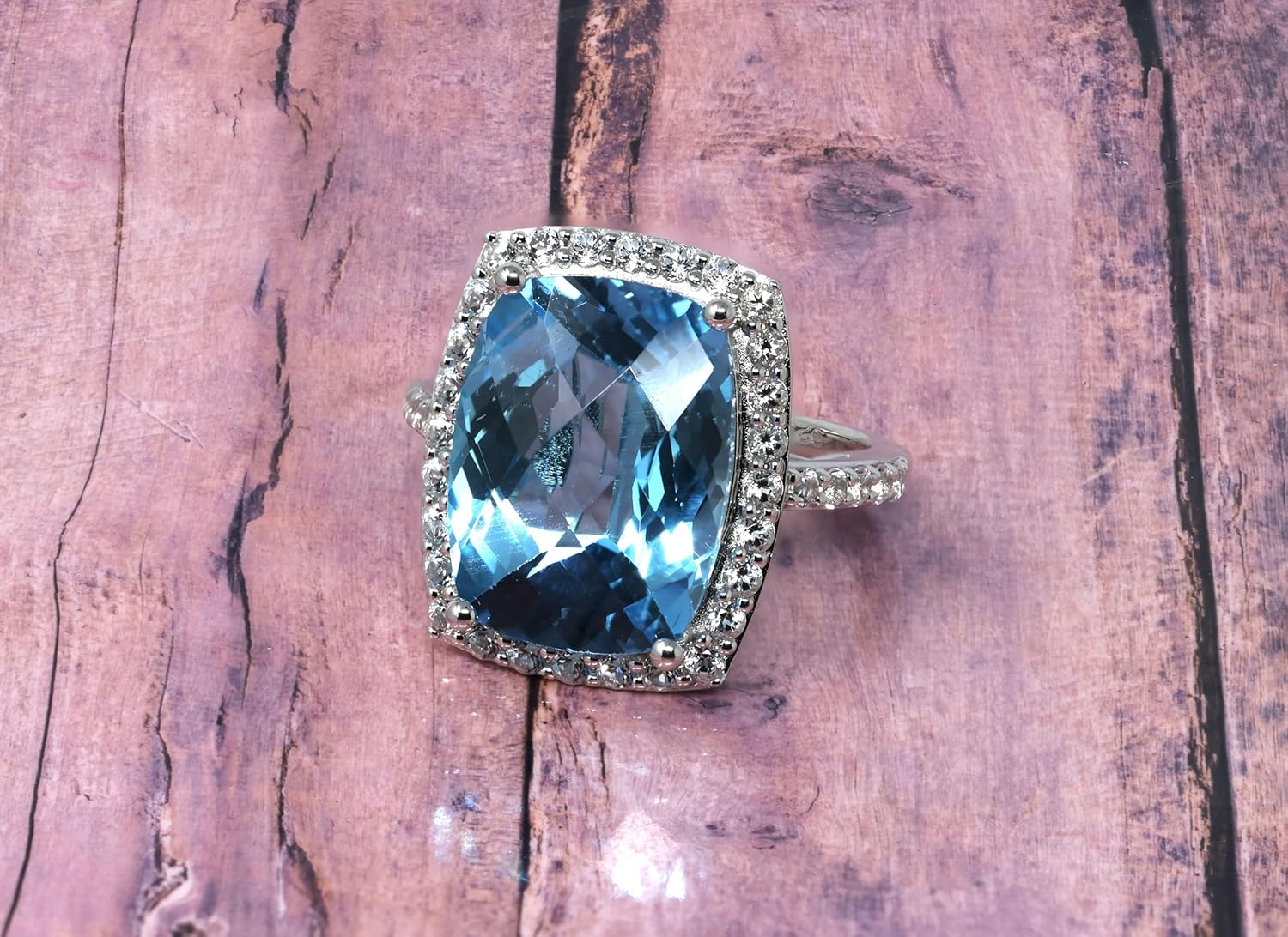 925 Sterling Silver Genuine Blue Topaz Cushion Cocktail Ring. Size 7