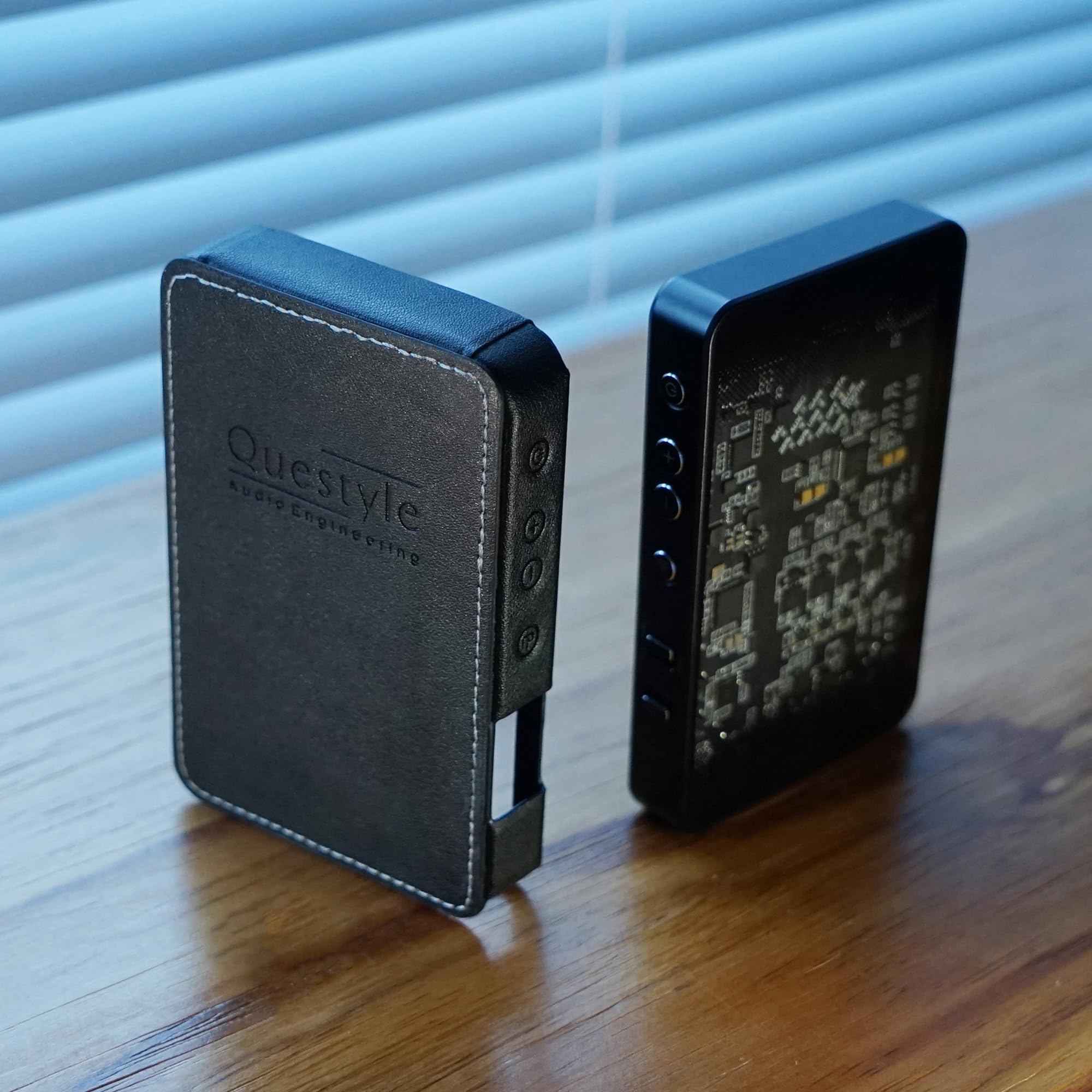Amazon | Questyle CMA18ポータブルヘッドホンアンプ USB DACケース