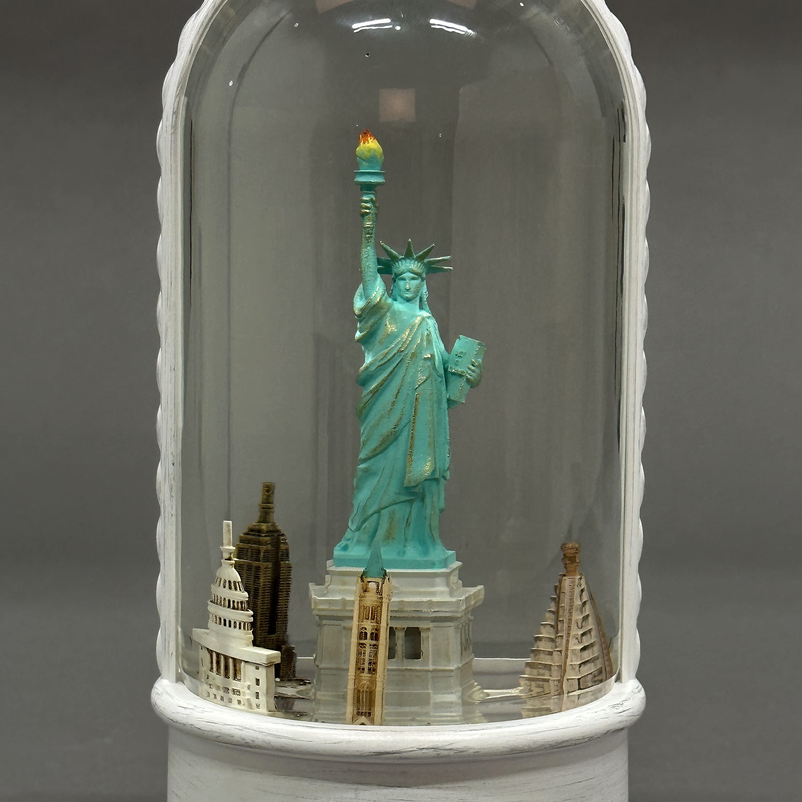 Konstsmide LED Wasserlaterne, "Freiheitsstatue", weiß, wassergefüllt, wählbare Energiefunktion, mit 5h Timer, 1 warm weiße Diode, batteriebetrieben & USB, Innen, 3 x C 1.5V (exkl.) - 4295-200