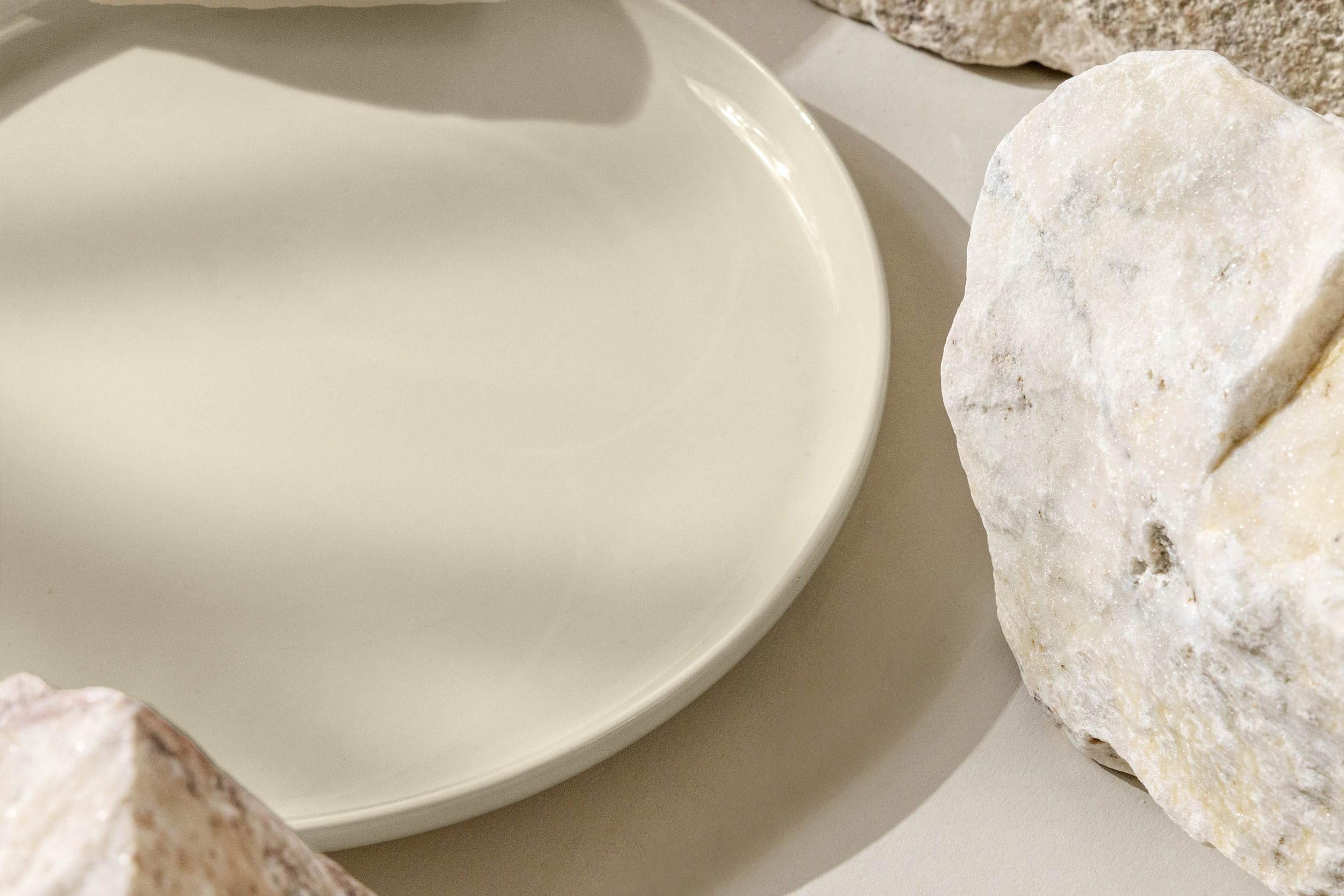 Konsimo. Speiseteller Set für 6 Personen - VICTO Tellerset aus Keramik - Teller Set 6er - Spülmaschinen - Mikrowellengeeignet - Moderne Großer Essteller - 27 cm - Beige