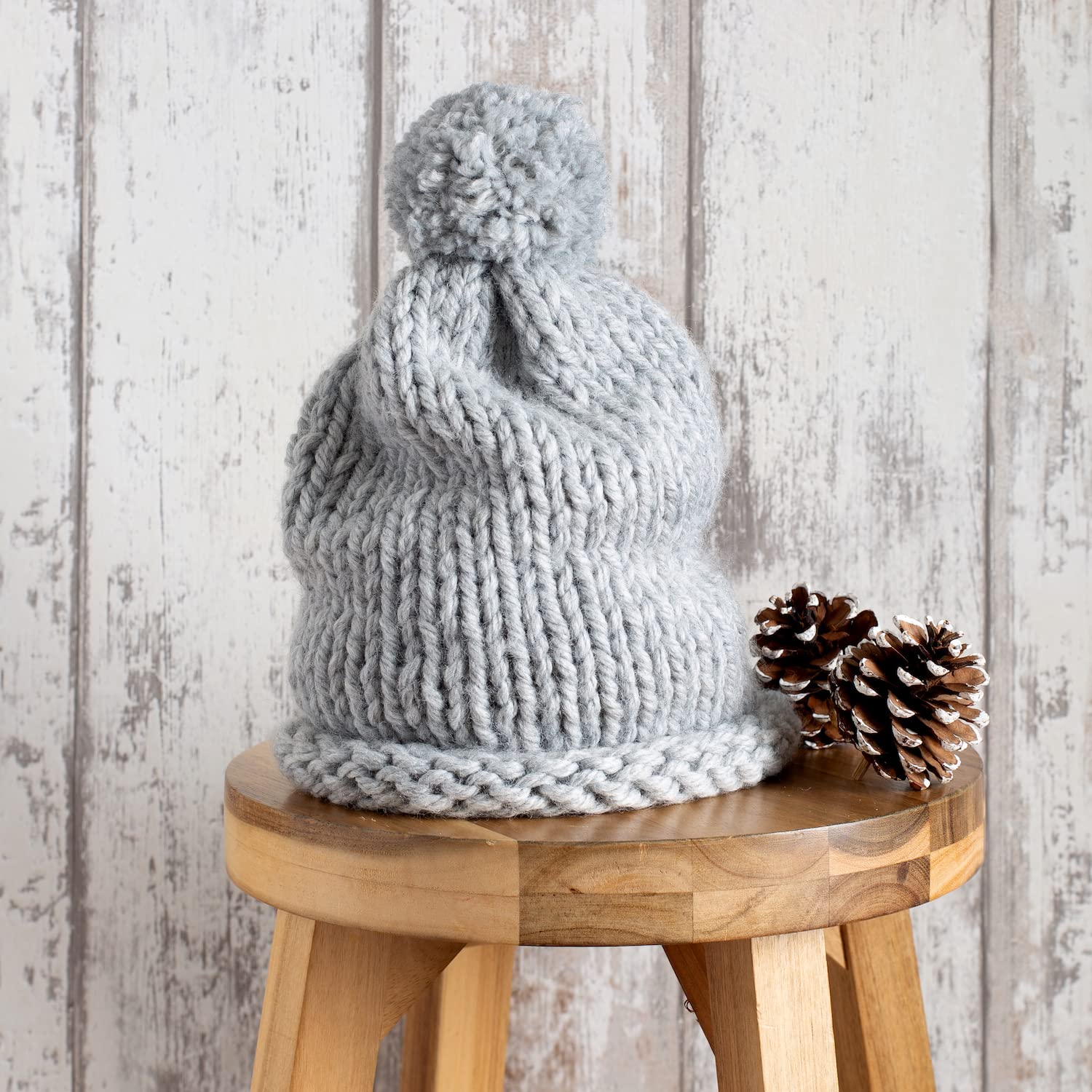 Kit de tejer con gorro y bufanda con pompones - Manualidades Principiante