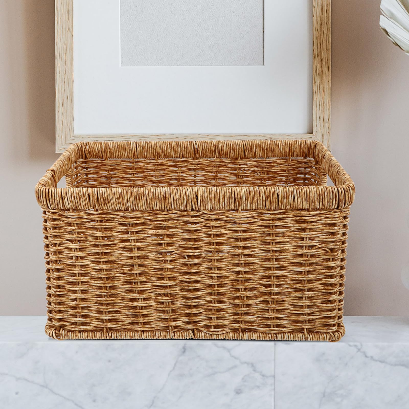 Yardwe Kreativer Aufbewahrungskorb aus Kunststoff mit Imitation Rattan Flechtoptik Großer Multifunktionaler Sammelkorb für Kleidung und Kinderzimmer