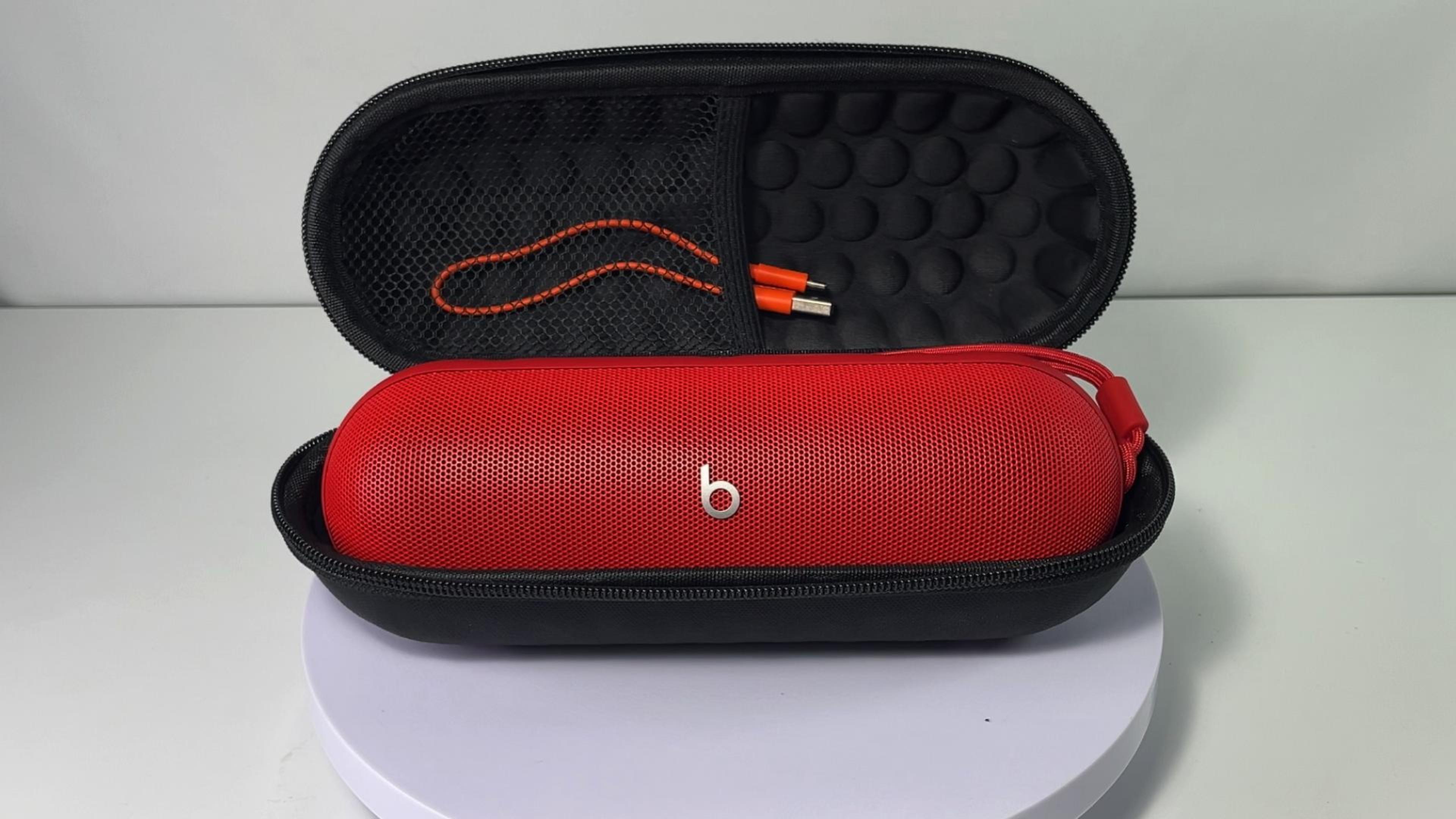 beats pil  黒色 カバー付き。 Hard Carrying Case for Beats Pill 2024 Bluetooth Speaker
