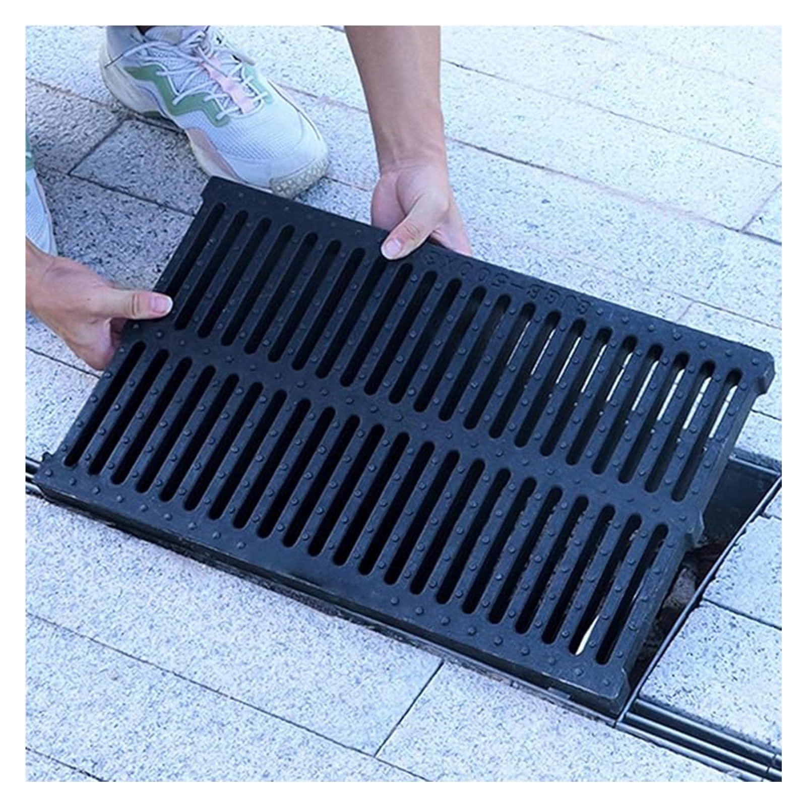 Grille de vidange résine polymère drainage de l'eau allée