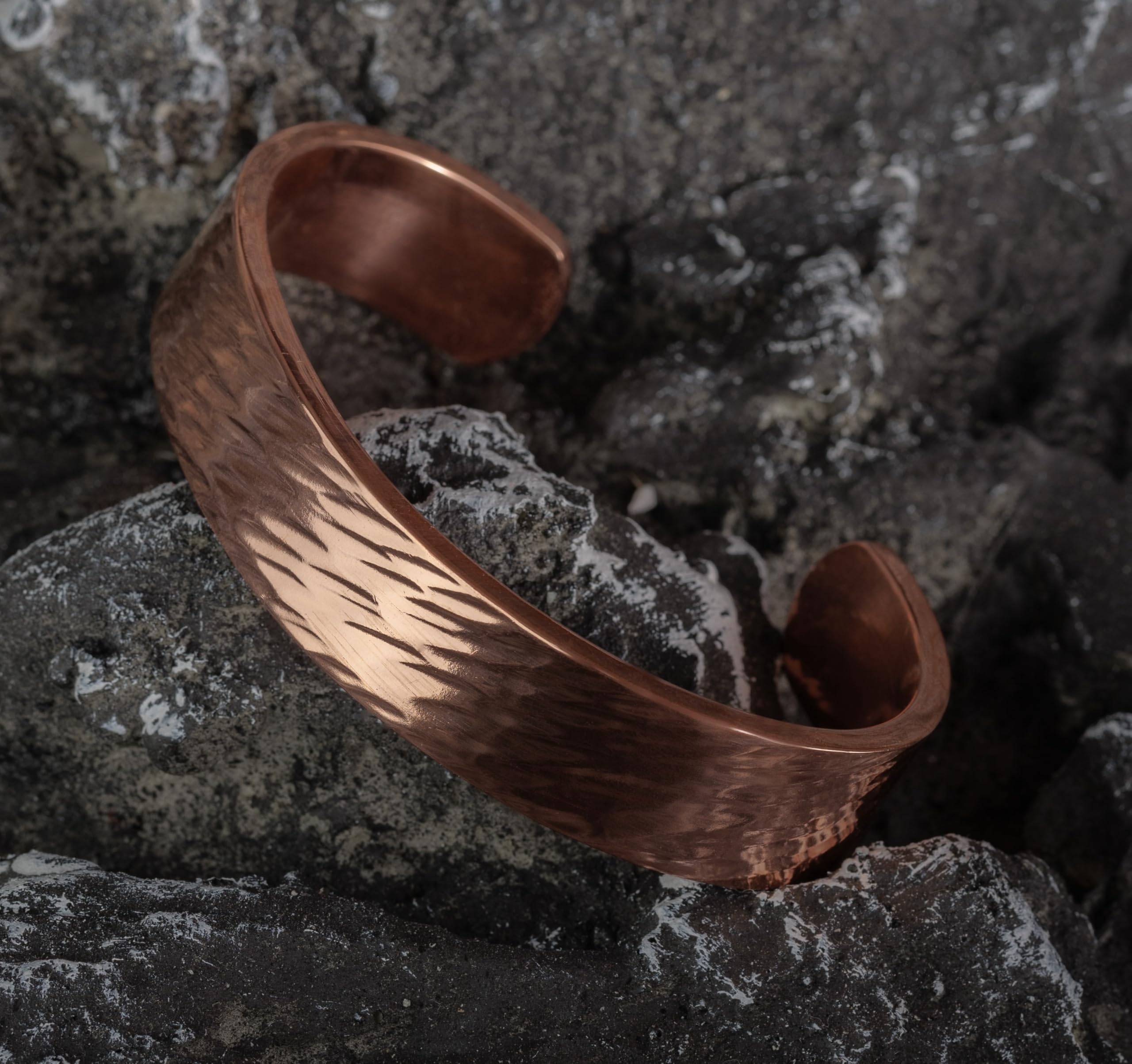 DEMMEX Bracelet en cuivre turc pur de 3 mm d'épaisseur – Solide, non revêtu, non magnétique – Cuivre de 0,3 cm d'épaisseur, le plus épais de son genre et pièce de déclaration – Automne 2024, unisexe