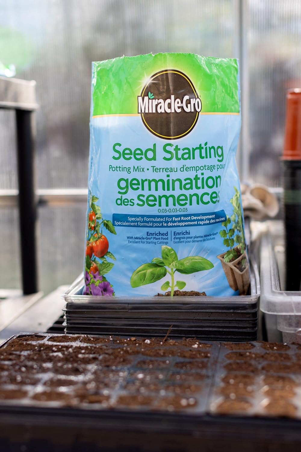 Miracle-Gro Seed Starting Potting Mix 8.8L | Fast Root Development for Seeds & Cuttings | Feeds Instantly for Quick Growth - Image 6