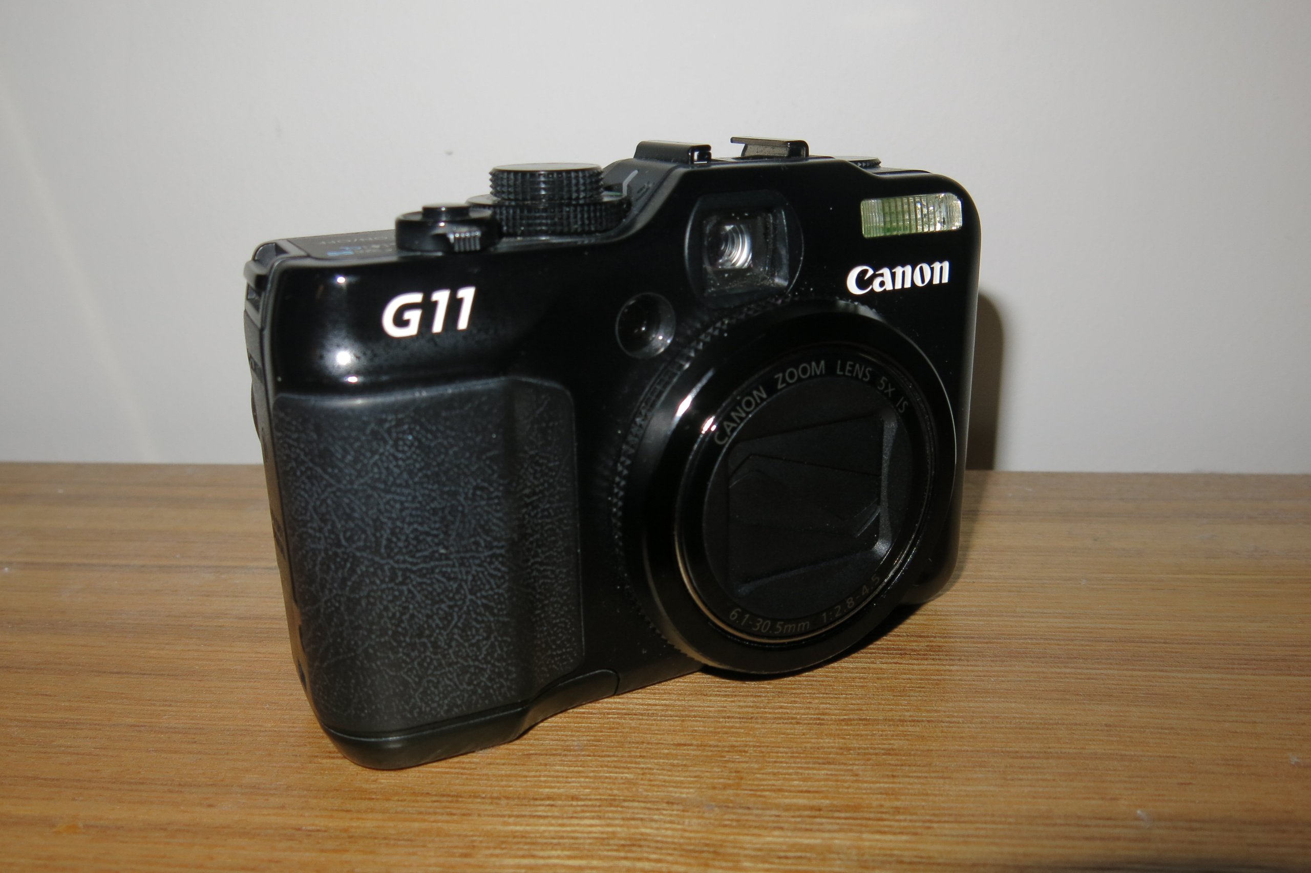 キャノン　Canon PowerShot G11 #1368 Canon PowerShot G11 Digital Camera (High Sensitivity 10.0 MP, 5x