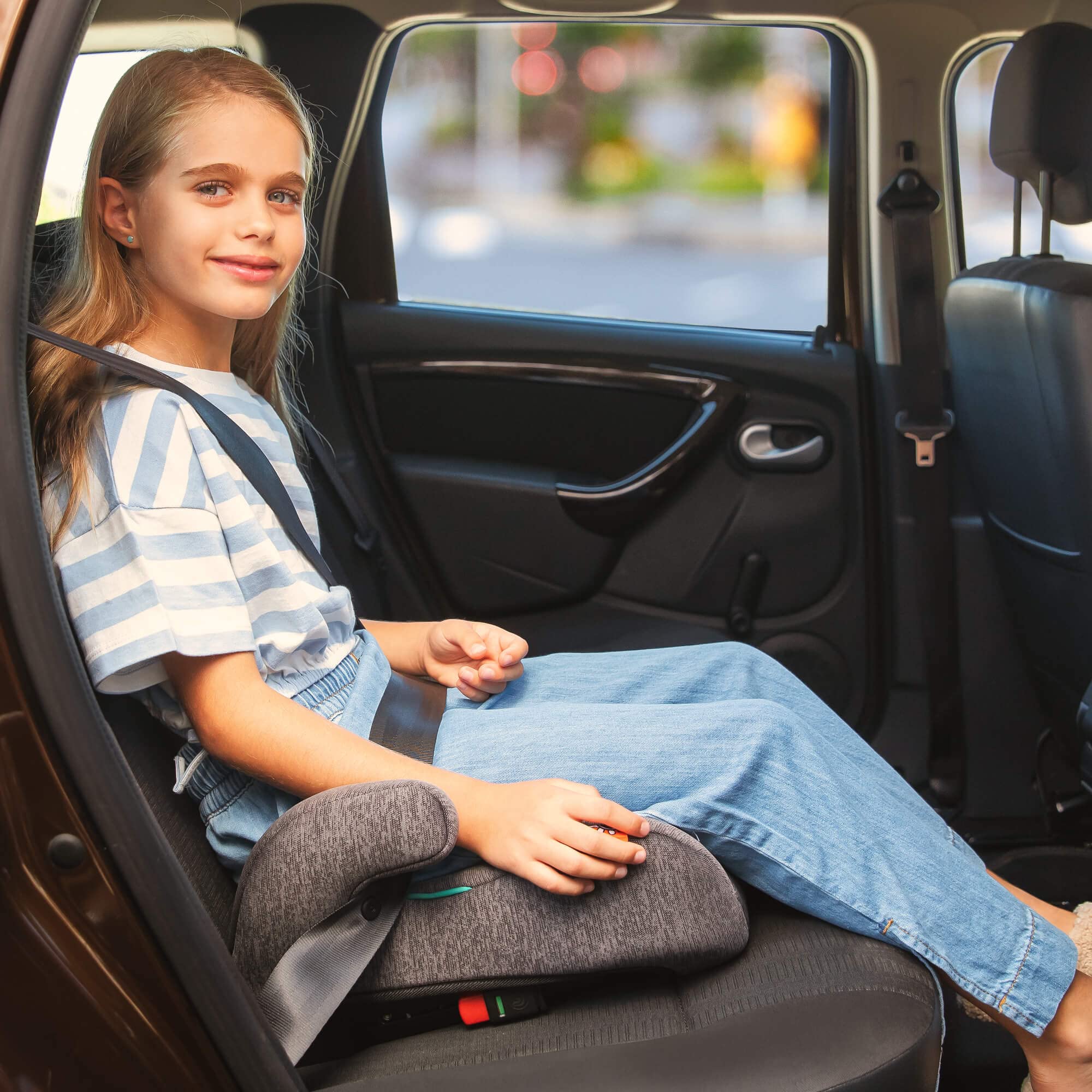 BABYAUTO Sitzerhöhung Auto Kinder ISOFIX, ECE R129 Kindersitzerhöhung Sitzschale Auto, Gruppe 3 (22-36kg/5-12 Jahre) 125-150 cm iSize, Extra Gepolstert für mehr Komfort, Schwarz