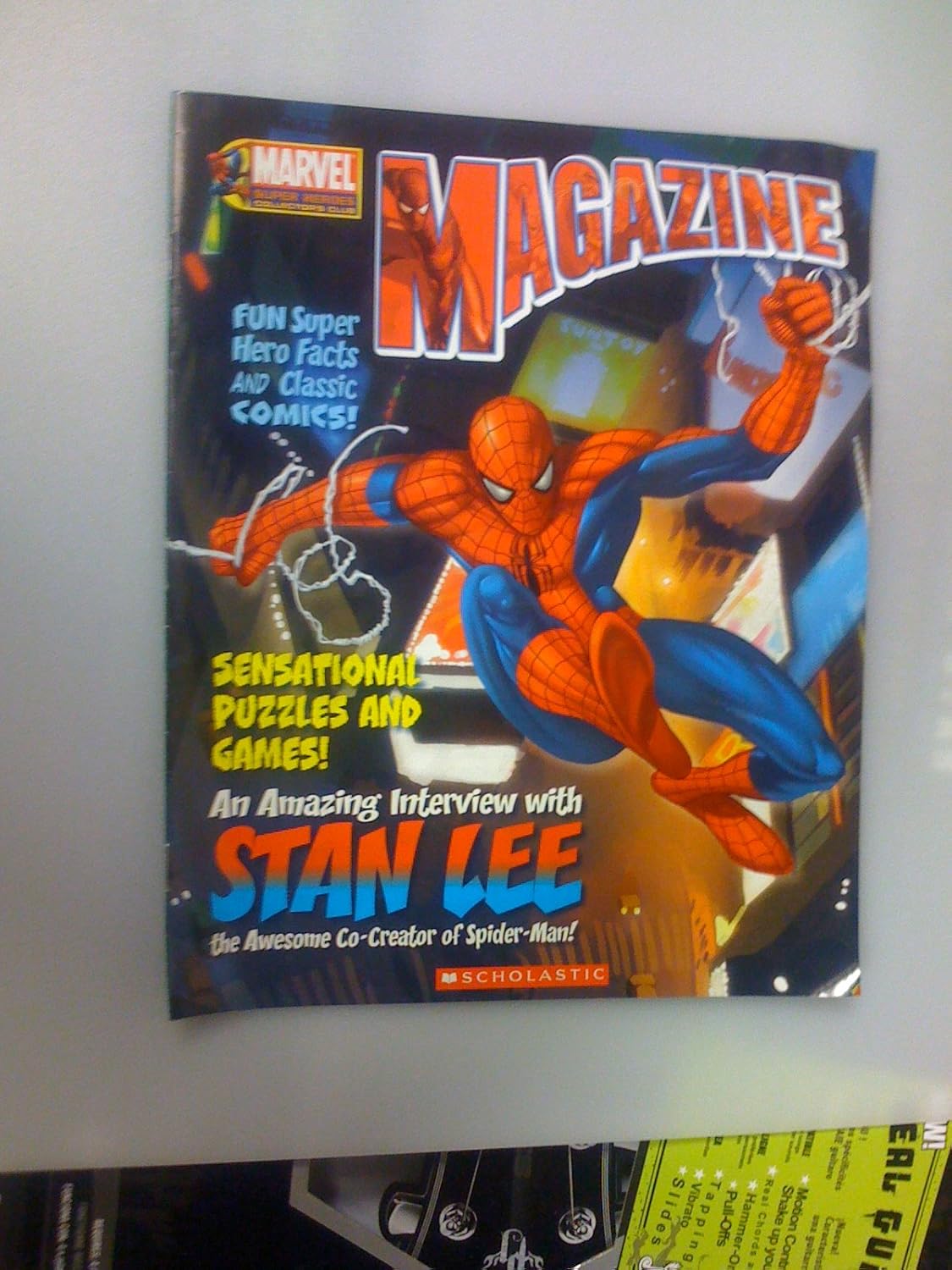 Marvel Super Heroes Collector's Club Magazine (October 2006) Amazon