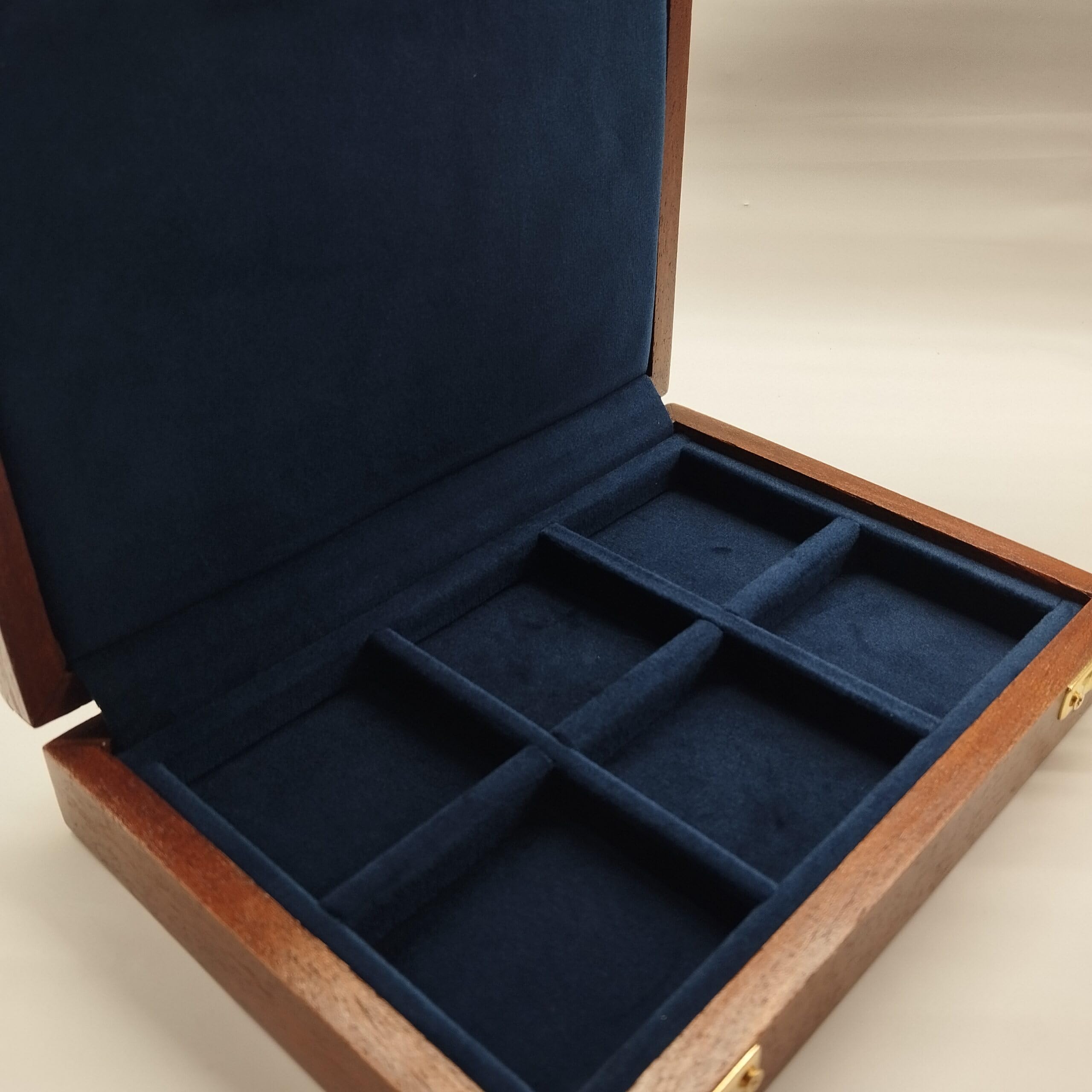Caja para Monedas de colección 6 Compartimentos 40x40mm, Madera Maciza y Terciopelo, numerada con Certificado, numismática