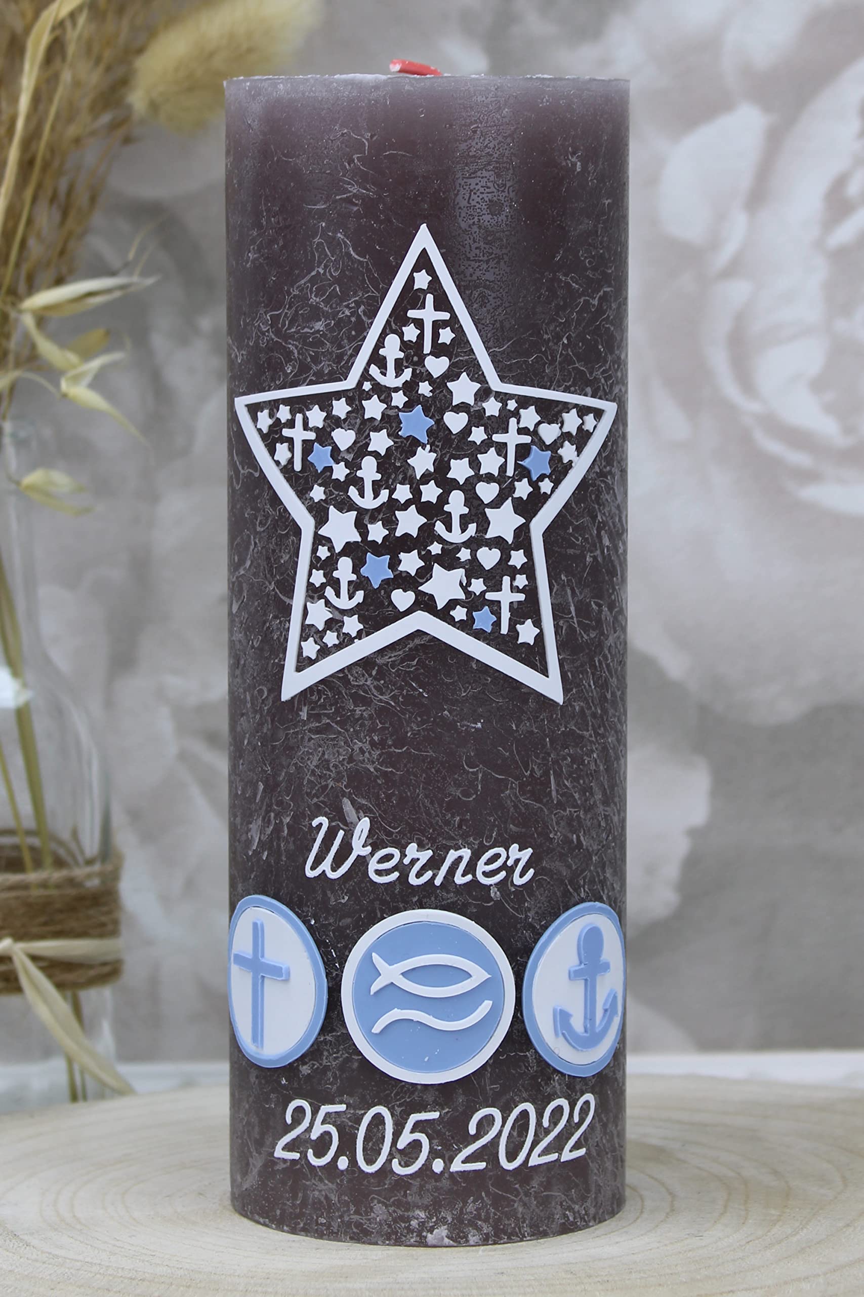 Taufkerze WERNER mit Name und Datum, individuell und handverziert 1494
