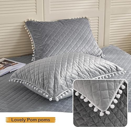 Miniatura 6 de LIFEREVO Juego de 2 fundas de almohada decorativas de terciopelo acolchado con diamantes para cama, con flecos y pompones, fundas de almohada suaves