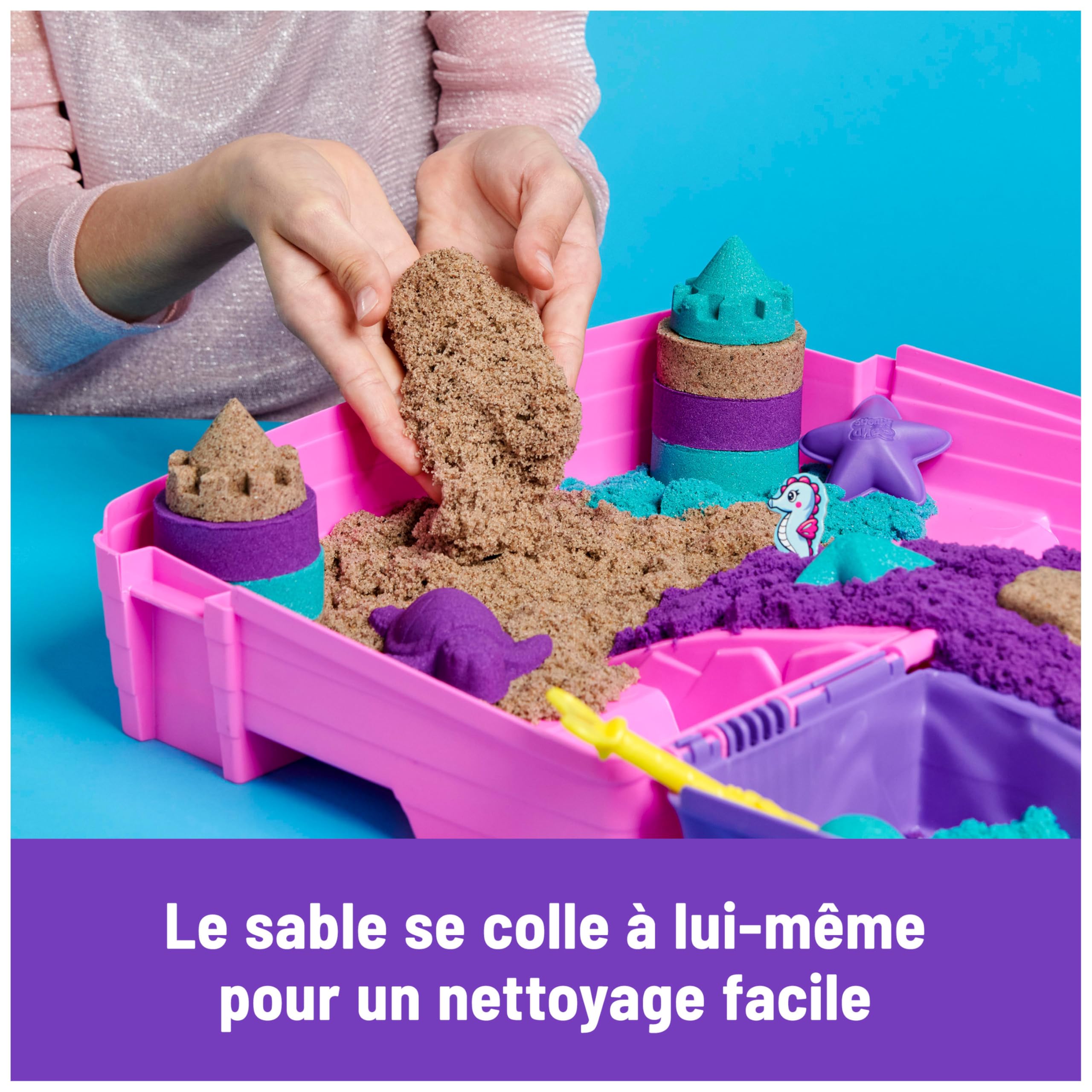 Kinetic Sand Sable Magique - Mallette Palais de Sirène 934 G + 8 Accessoires - Emportez Votre Sable Coloré Partout & Sculptez Vos Créations - Loisir Créatif Enfant - Jouet Enfant 3 Ans Et +