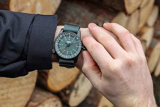Amazon.co.jp: [トレーサー] 腕時計 P68 Pathfinder GMT Green 109035
