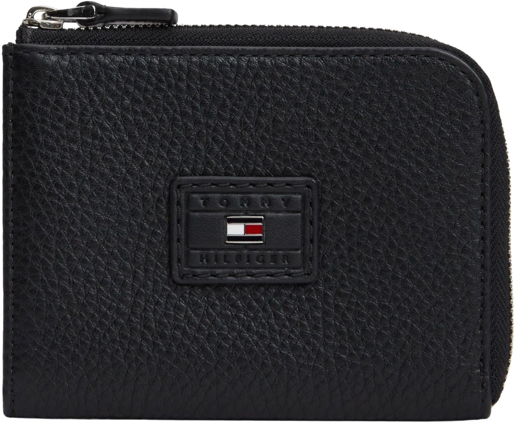 Mode von Calvin Klein & Tommy Hilfiger