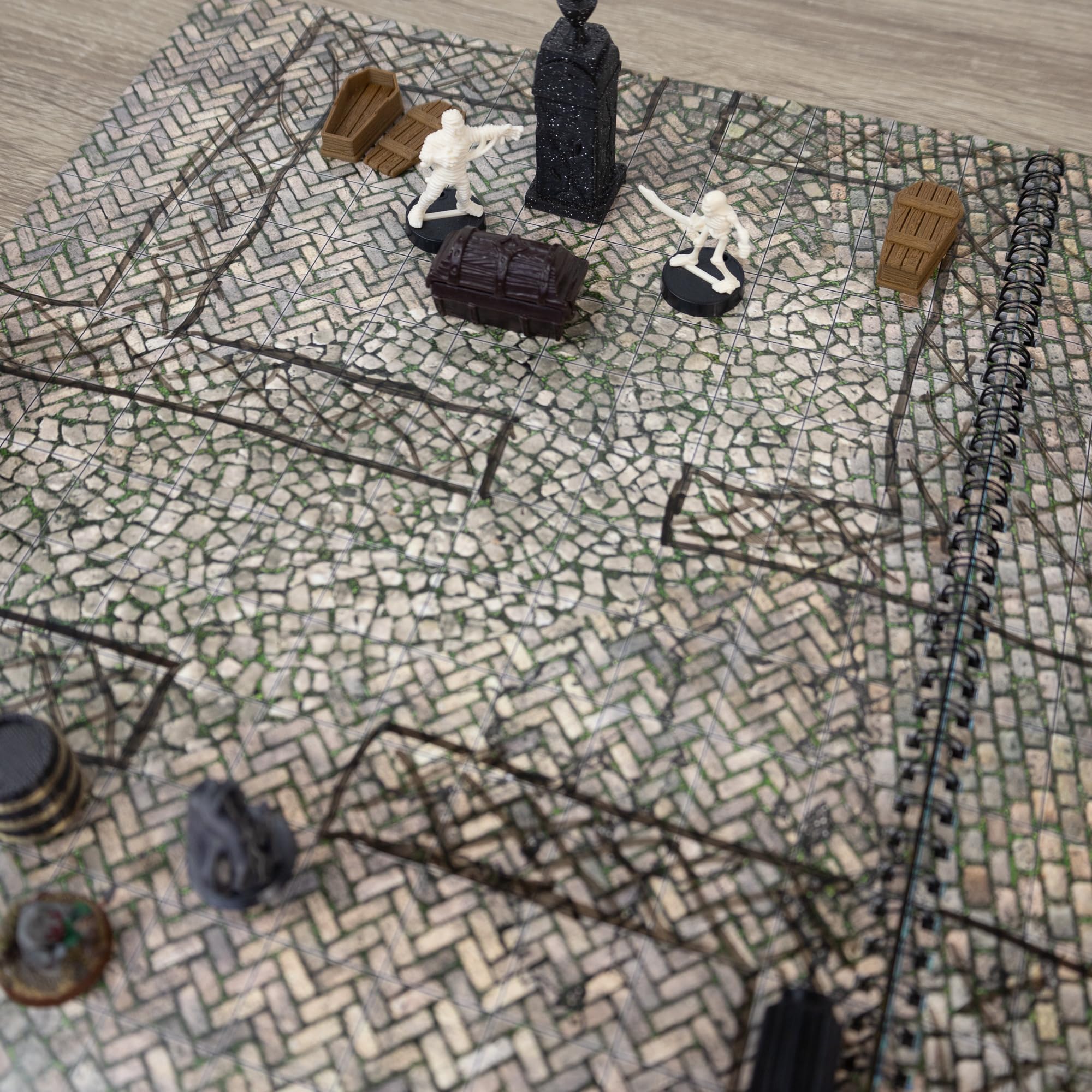 Fantasy Adventures book - A3 Księga suchościeralna do gier RPG - 14 wzorów map - siatka kwadratowa