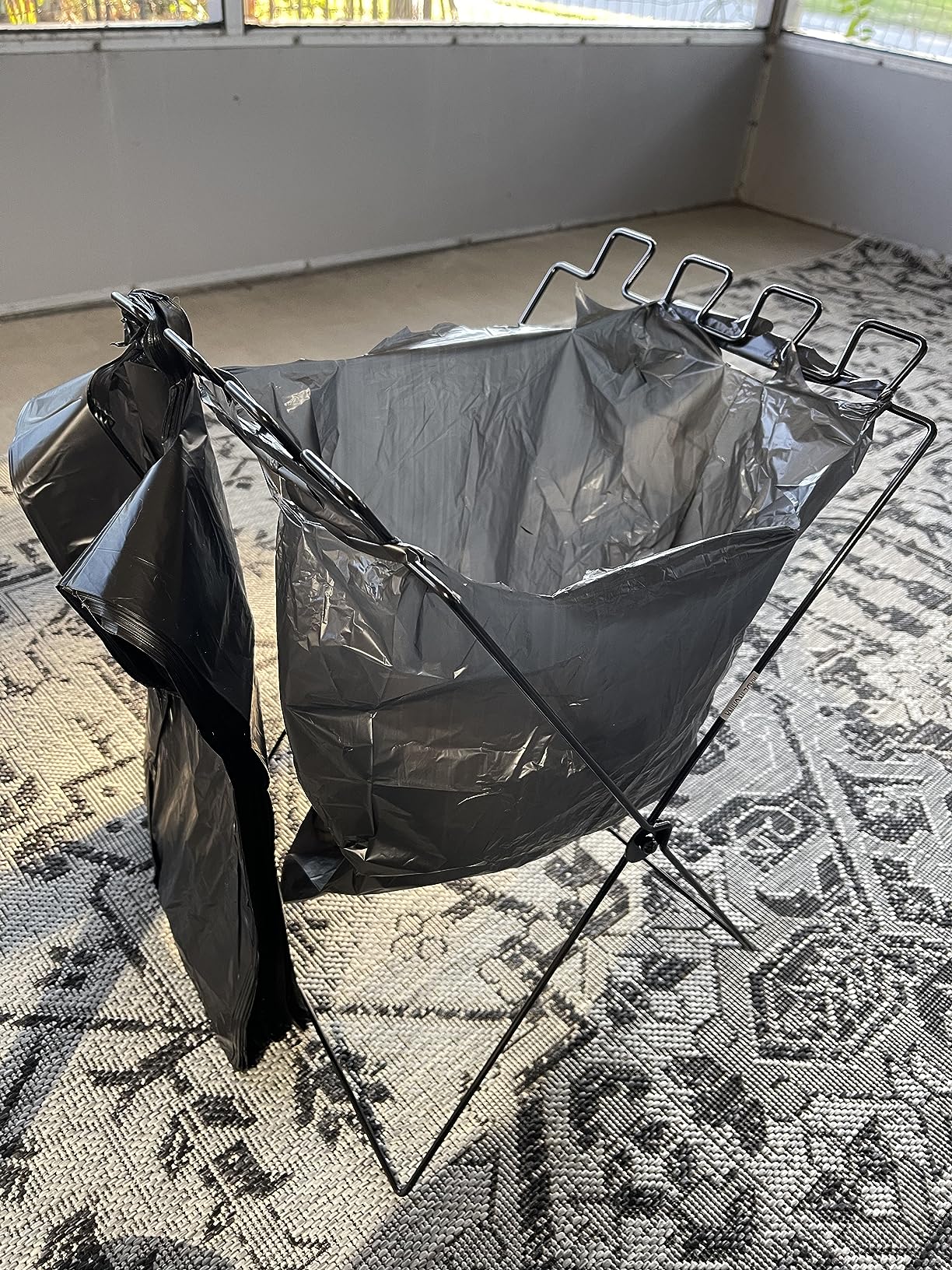 Amazon.com: Tnfeeon Trash Rack, Foldable Trash Bag Holder Plastic Bag ...
