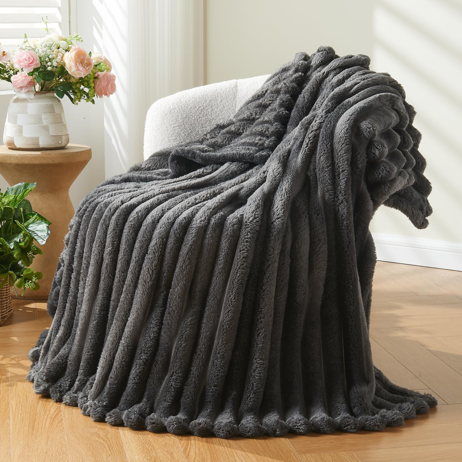 NEWCOSPLAY Fleece Ribbed Throw Blanket for Couch, Dark Grey, 130x150 cm