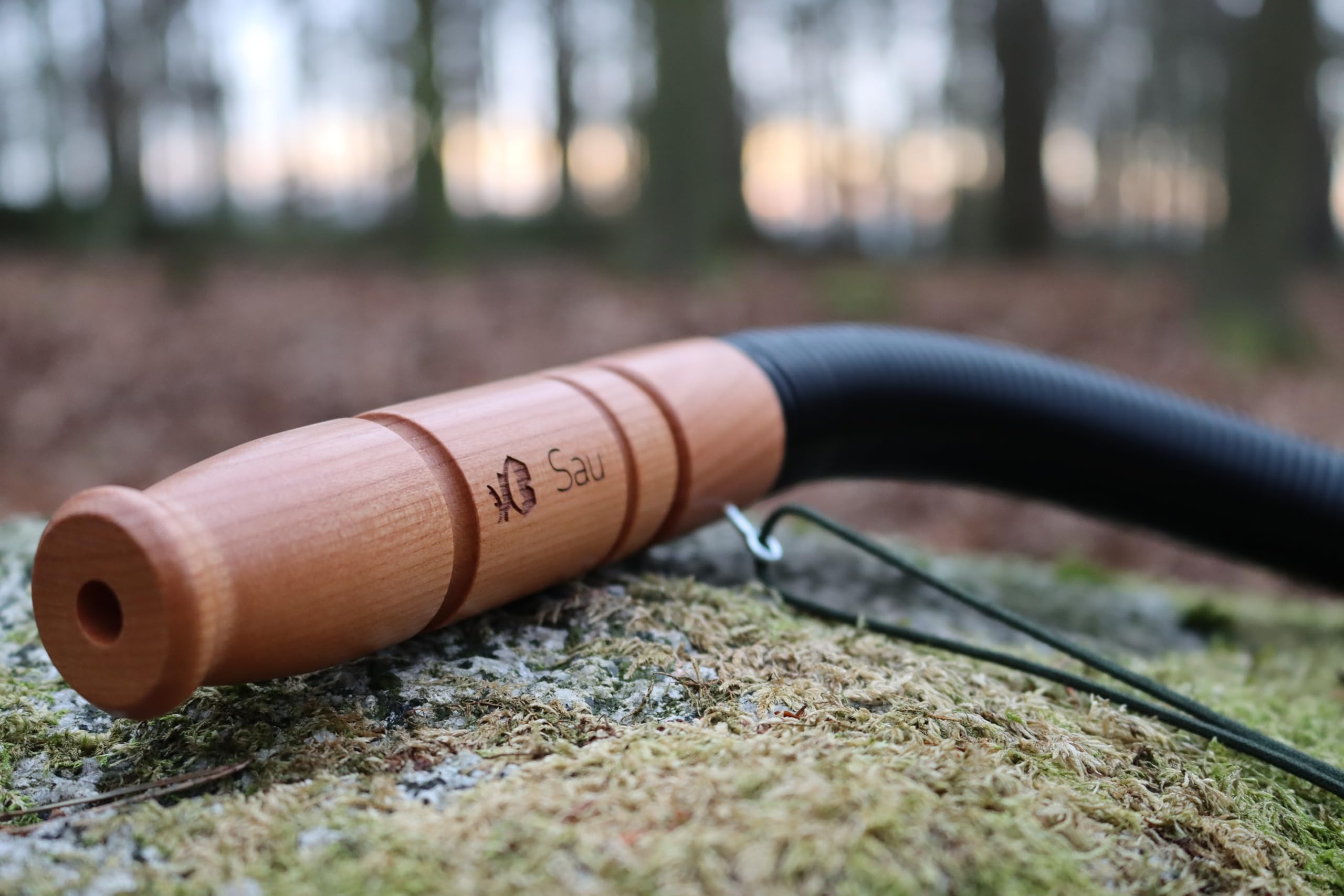 Hunters Specialties Carlton's Calls Series Squeeze Me Elk Call, Hunting Accessories Easy-to-Use Realistic Sounds of Female Elk-in-Rut Game Call