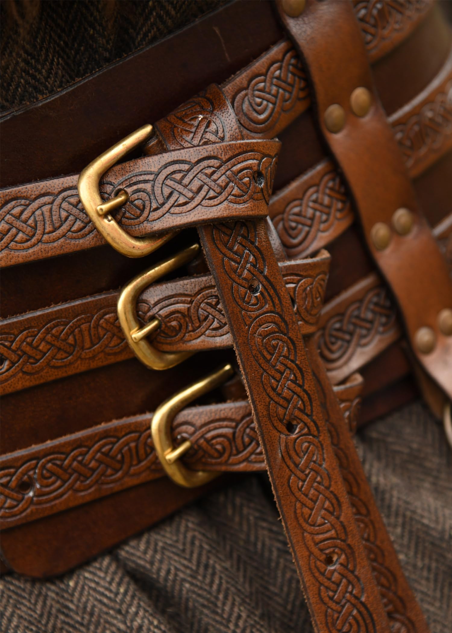 Battle-Merchant - Wikinger Gürtel aus echtem Leder mit Prägung - Unisex - Ideal für Mittelalter LARP und Fantasy Cosplay