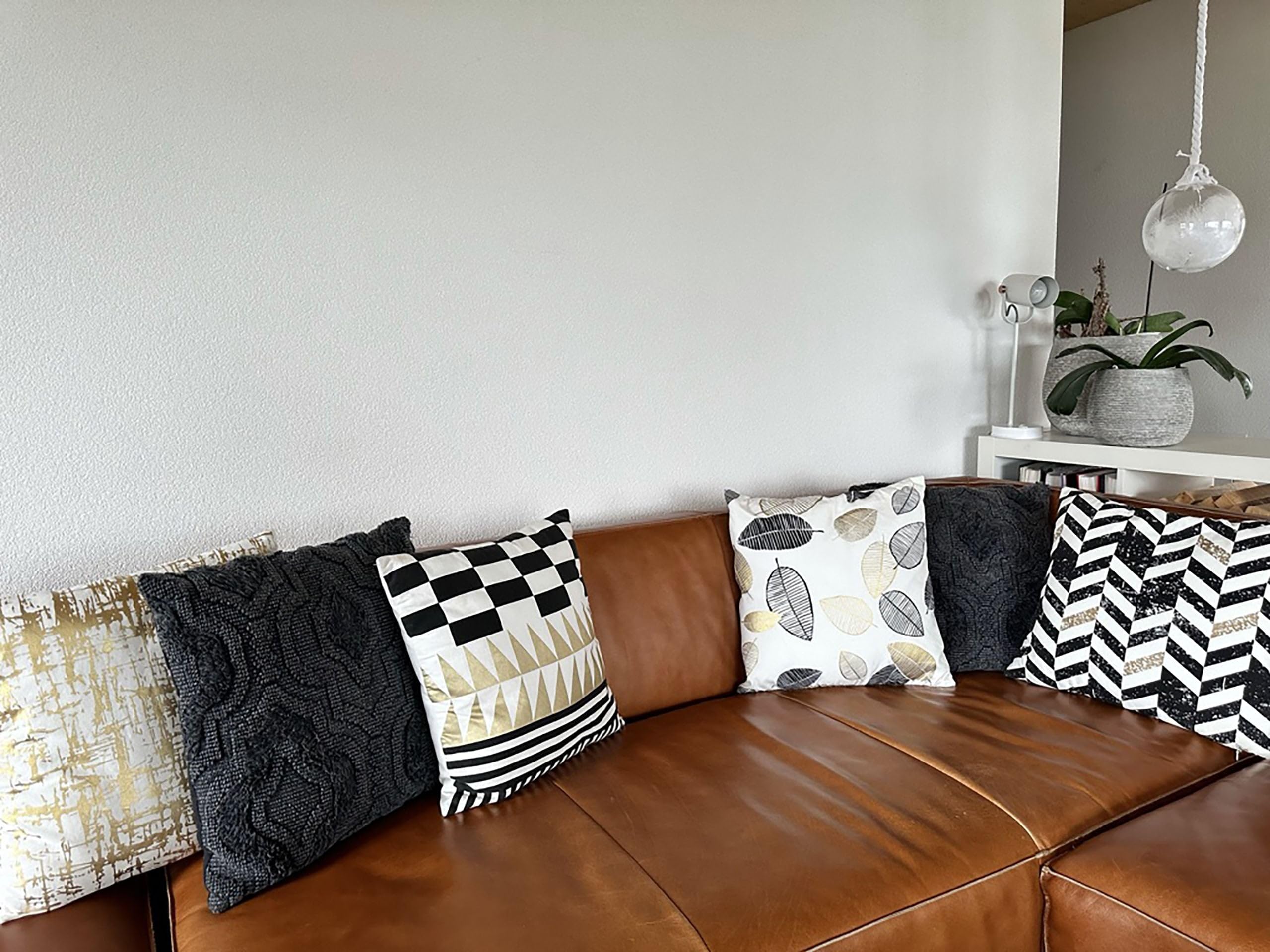 Beliani 2er Set Dekokissen Goldkissen Sofa Couch Kissen Baumwolle weiß/Gold 45x45 cm