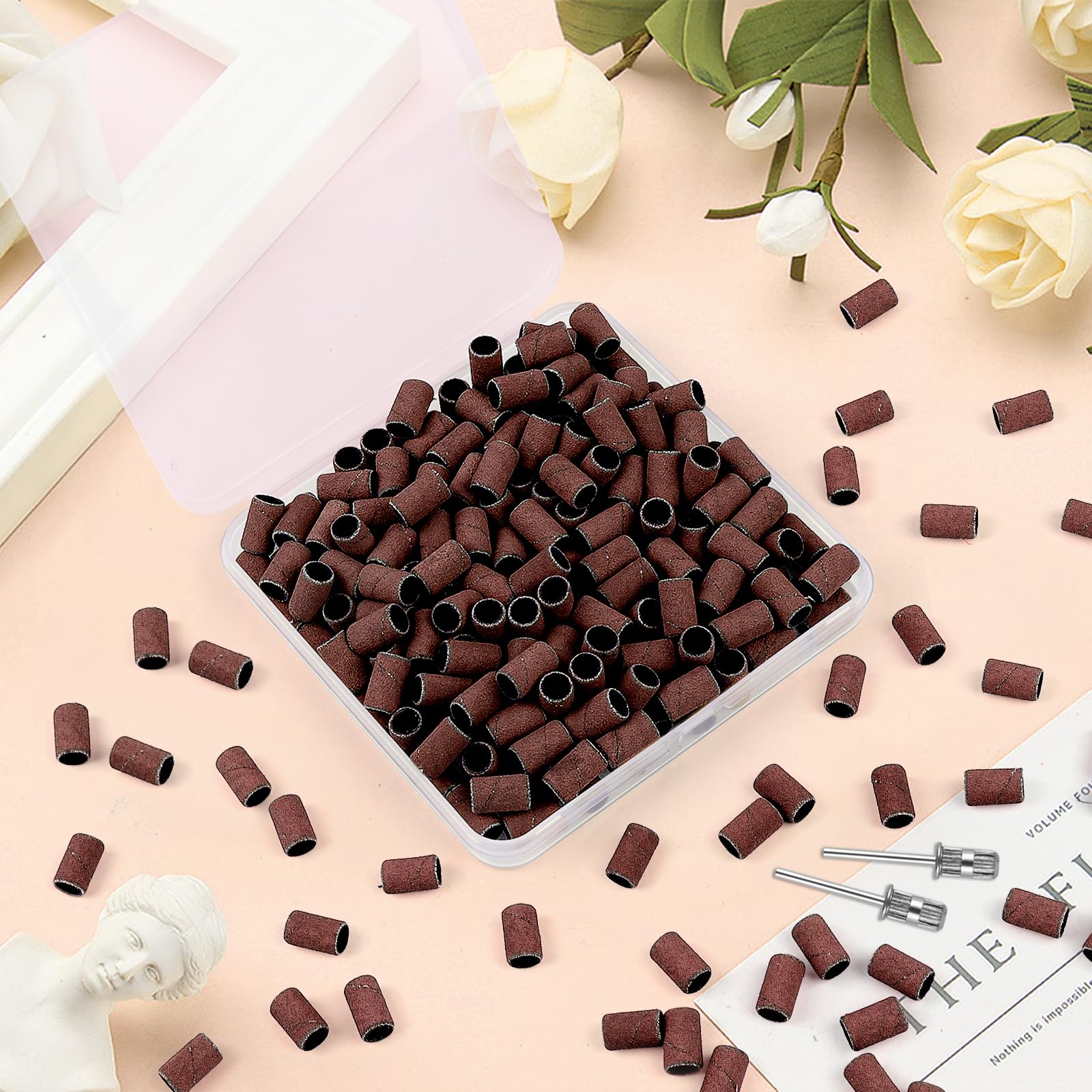 BEVTEE Lot de 200 bandes abrasives pour perceuse à ongles, grain 240, avec 2 forets à ongles de 1,9 cm, pour manucure et pédicure en acrylique, gel, marron, avec un organisateur dédié
