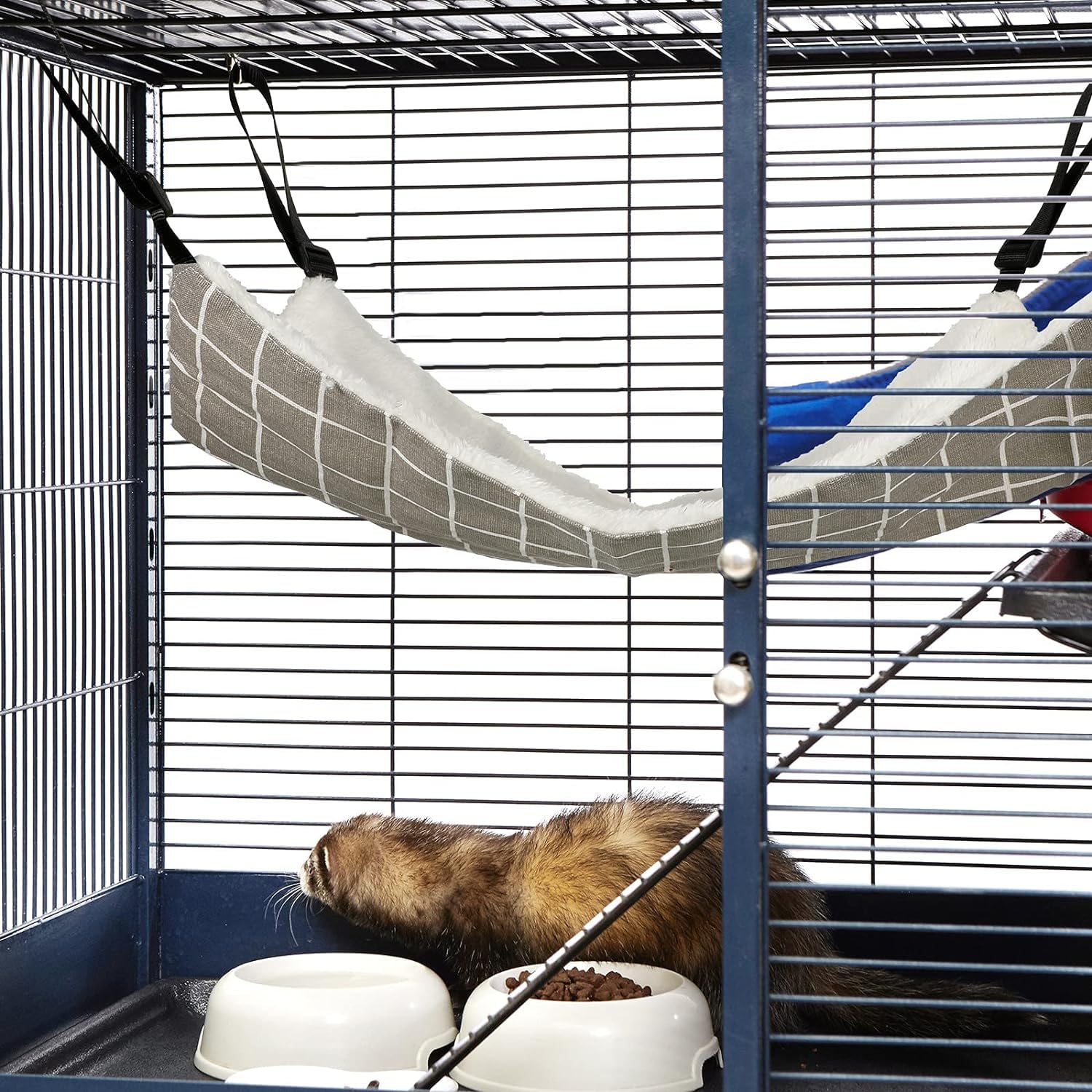 يوروتشي ارجوحة معلقة للقطط قابلة للعكس وناعمة وجيدة التهوية مع حزام قابل للتعديل للقطط والكلاب الصغيرة (مقاس L)