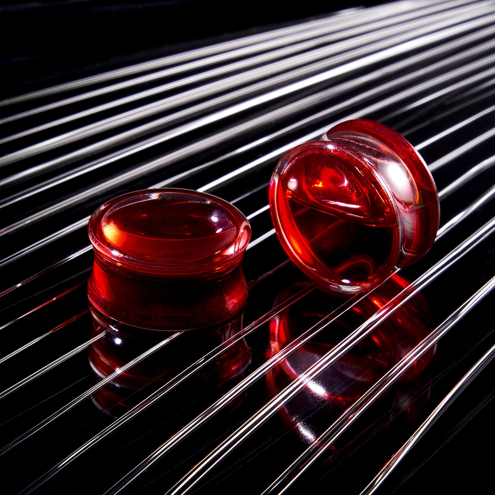 Longbeauty 2 Stück Acryl Ohr Plugs Halloween 8mm-25mm Blut Rot Flüssigkeit Double Flare Plug Piercing Dehn Schmuck Damen Herren Ohrstöpsel Eye-Catcher